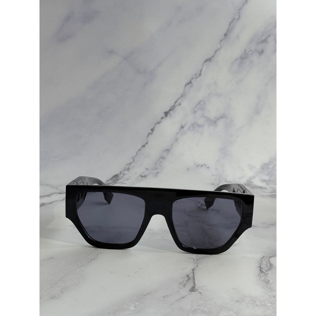 Fendi NEW Fendi FE40108U O'Lock Black Flat Top Sunglasses Size ONE SIZE - 4 Thumbnail