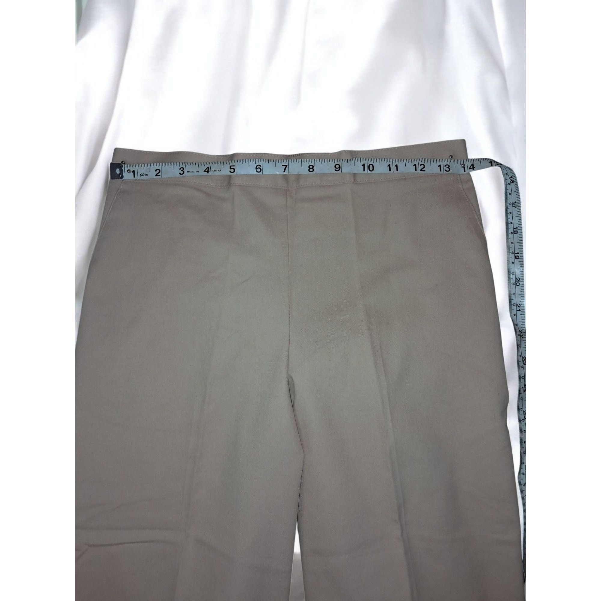 Other Alfred Dunner Tan Classic Fit Size 6P Capri Pant Size 28" / US 6 / IT 42 - 7 Thumbnail