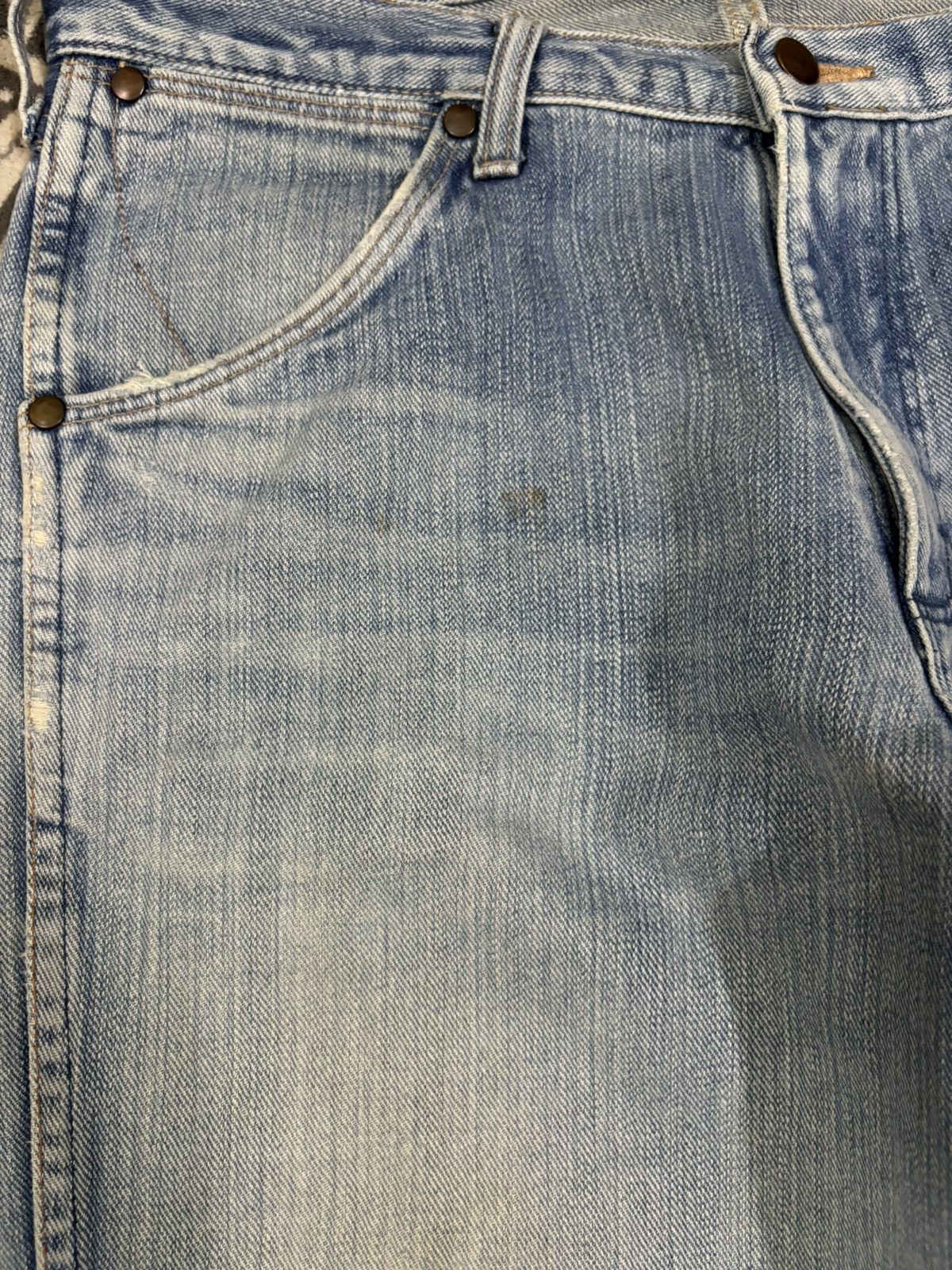 Wrangler Vintage Y2K Wrangler Blue Wash Faded Distressed Jeans Size US 34 / EU 50 - 16 Thumbnail