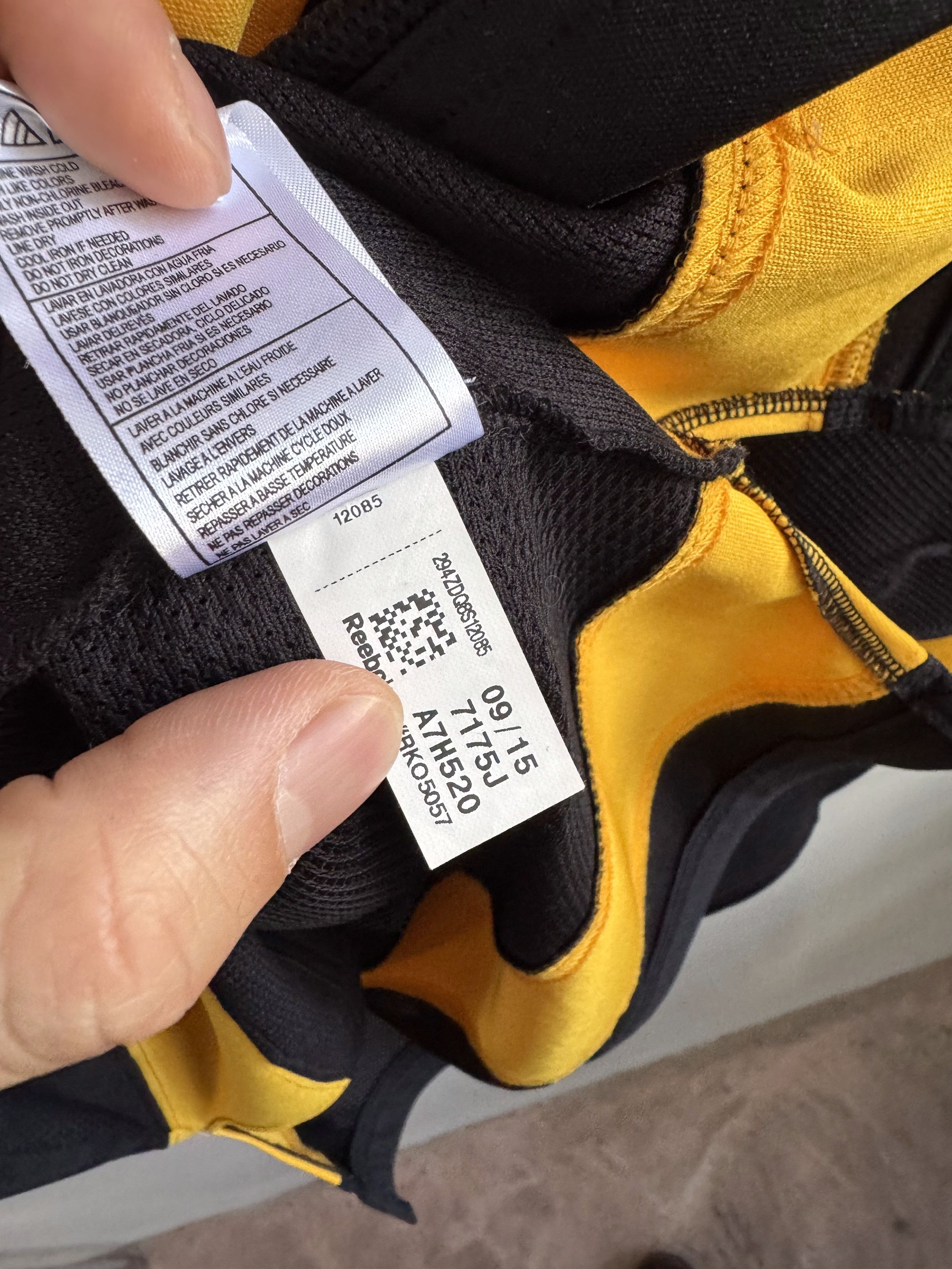 Reebok NHL Reebok Boston Bruins Classic Hockey Jersey Size M Size US M / EU 48-50 / 2 - 8 Thumbnail