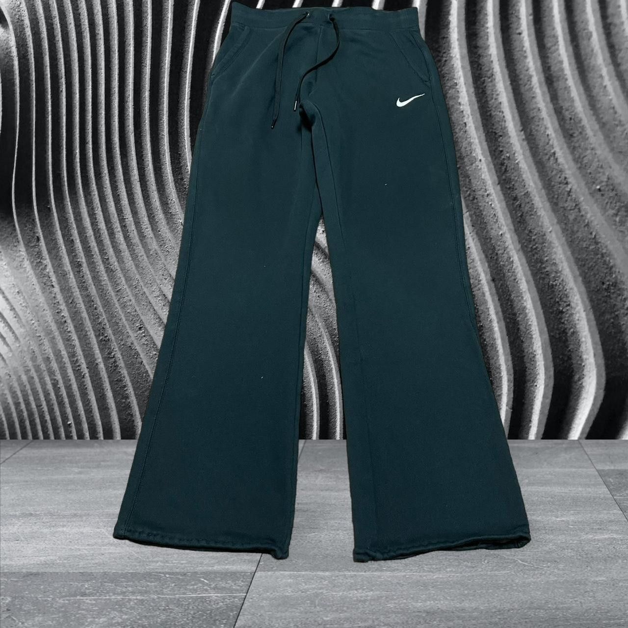 skinny leg sweatpants nike