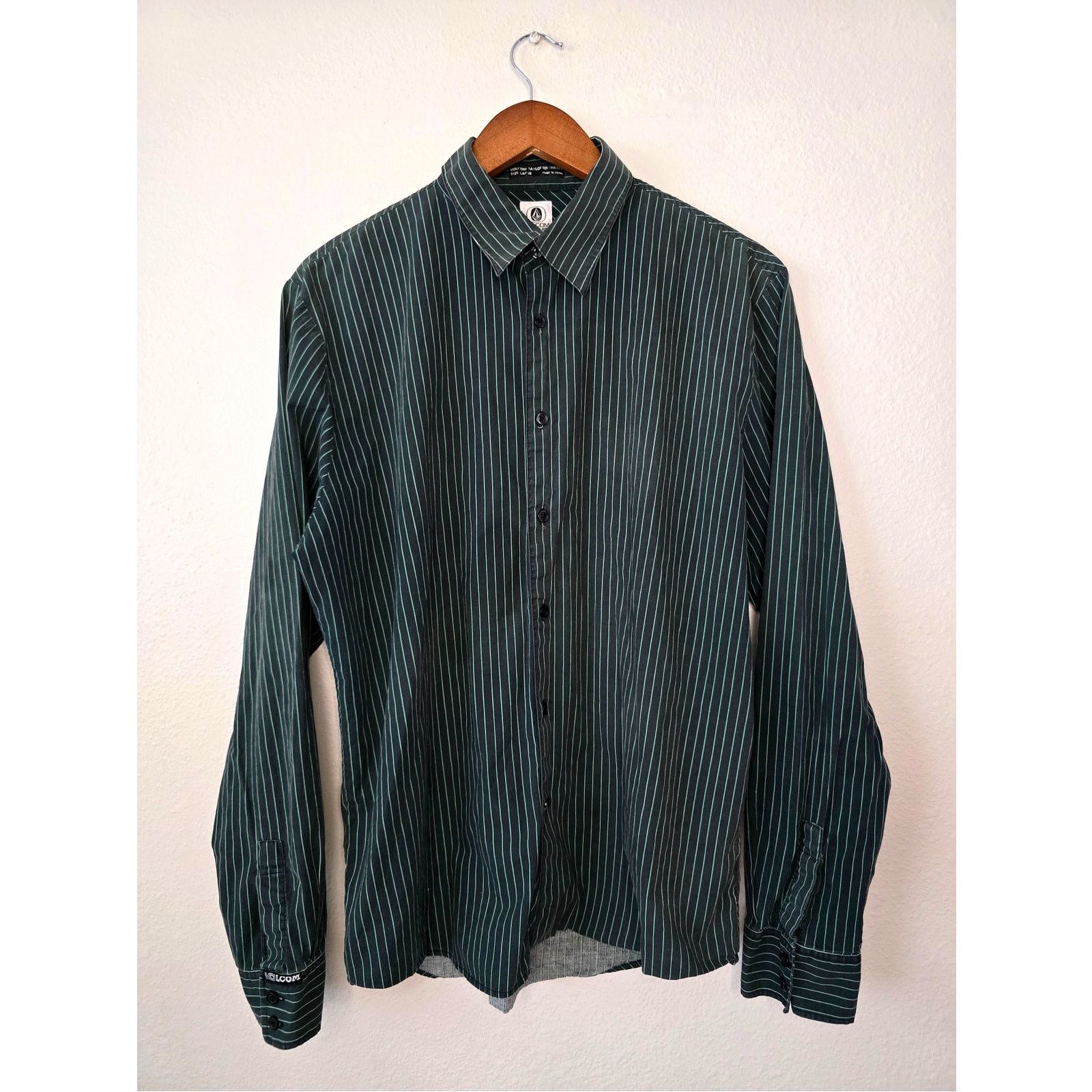 Other Volcom Button Up Large Shirt Pinstripe Casual Black Skater Size US L / EU 52-54 / 3 - 1 Thumbnail