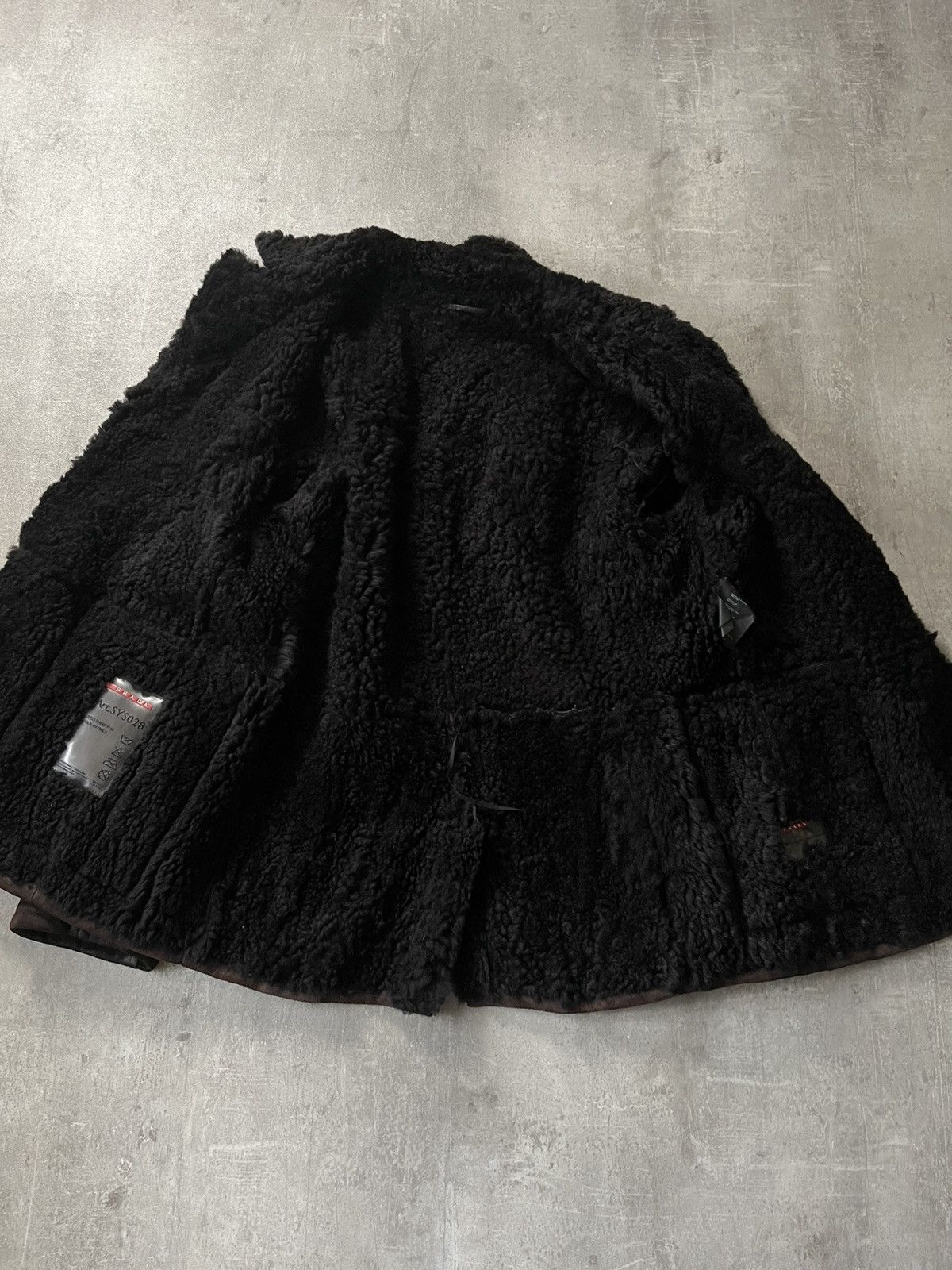 Prada Prada sheep skin shearling brown leather coat Size US L / EU 52-54 / 3 - 15 Thumbnail