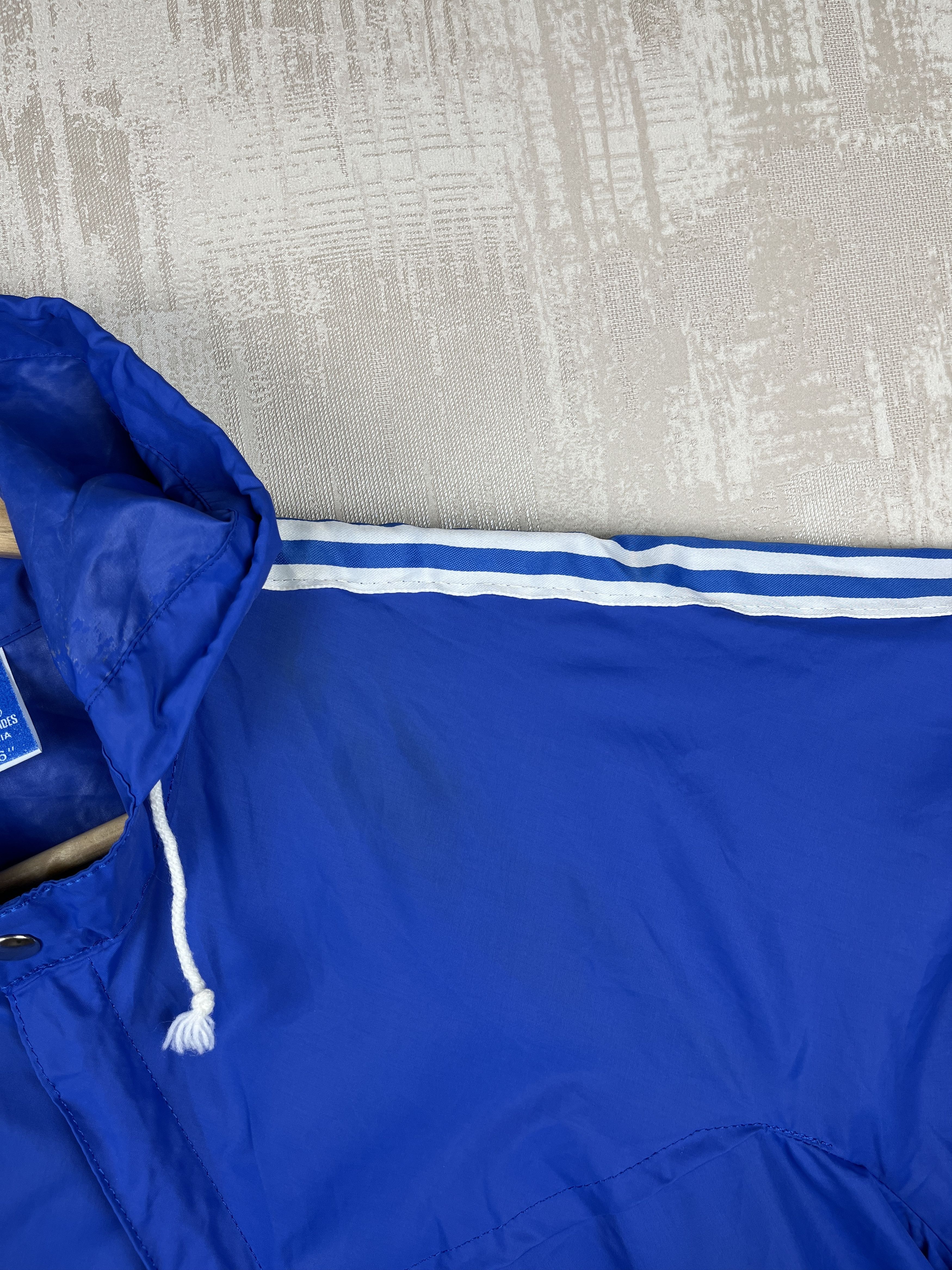 Adidas 70's 80's Adidas Vintage Nylon Windbreaker Hooded Jacket Size US S / EU 44-46 / 1 - 11 Thumbnail