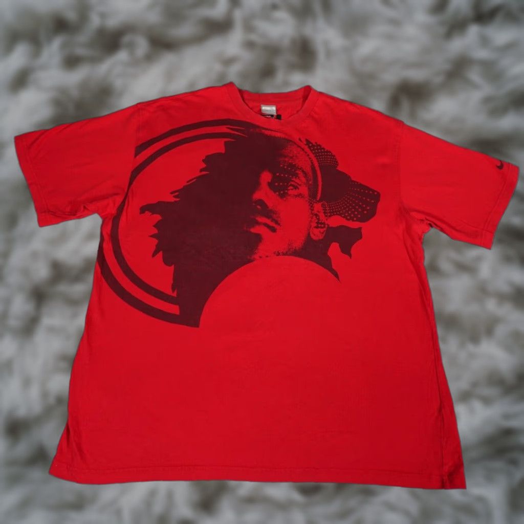 Nike VINTAGE Nike LeBron James Big Face T-Shirt Mens XL Oversized Graphic Print Red 2000s Retro NBA Basketball Size US XL / EU 56 / 4 - 1 Thumbnail