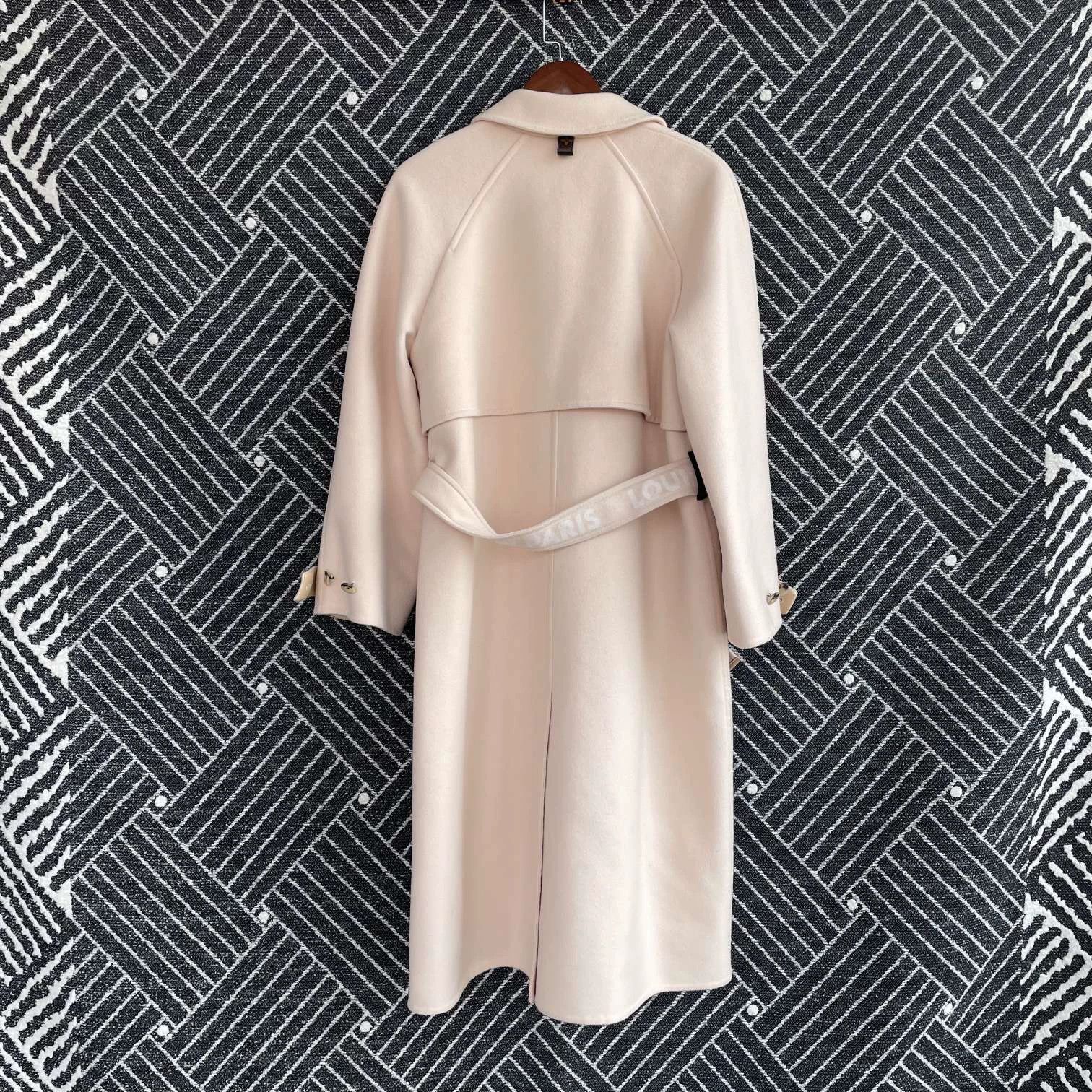 Louis Vuitton LV women's pink wool casual print coat size 36 Size XS / US 0-2 / IT 36-38 - 2 Thumbnail