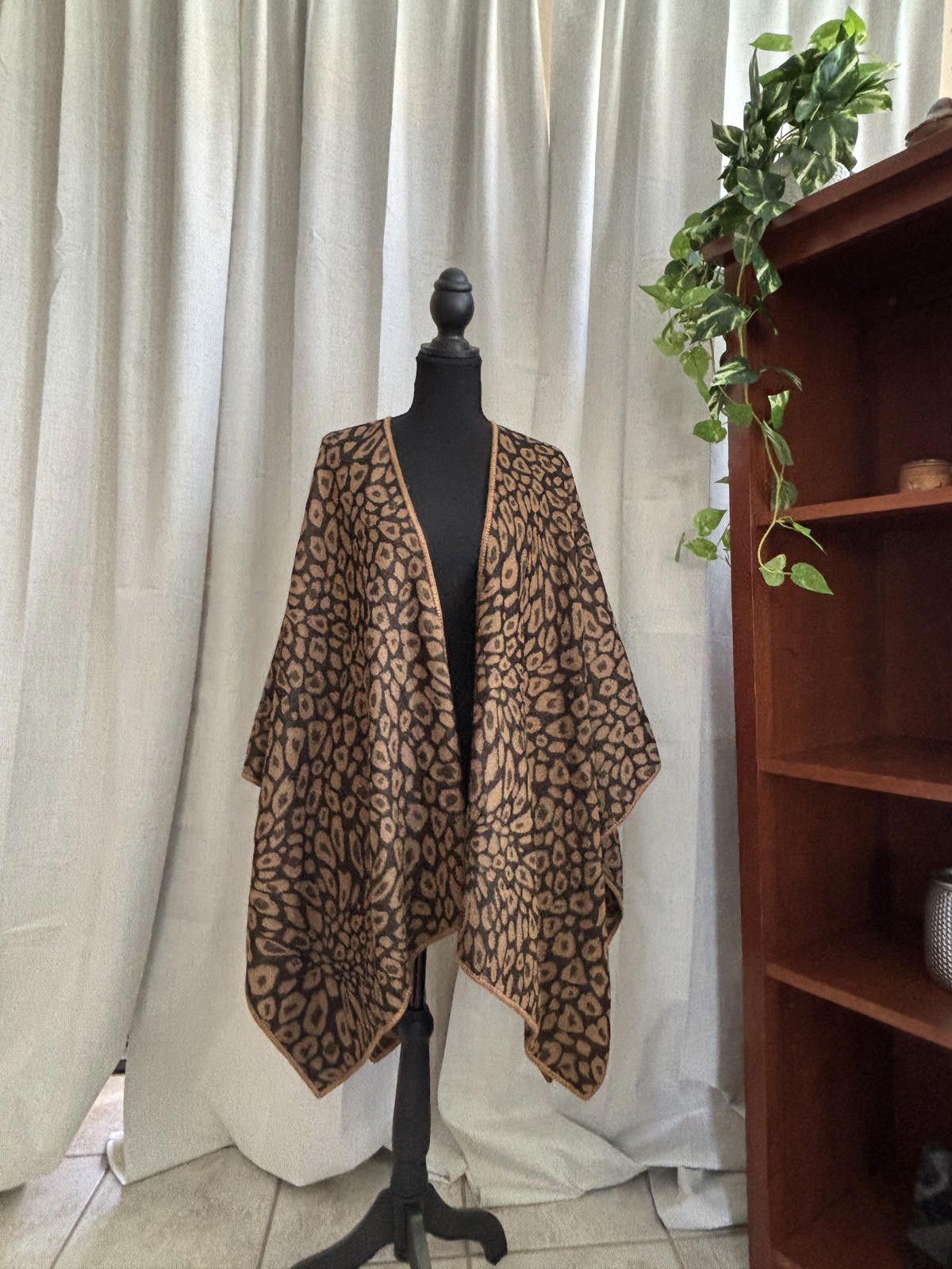 Other SERRV international Alpaca Boho Brown Leopard Print Komodo Size ONE SIZE - 2 Thumbnail