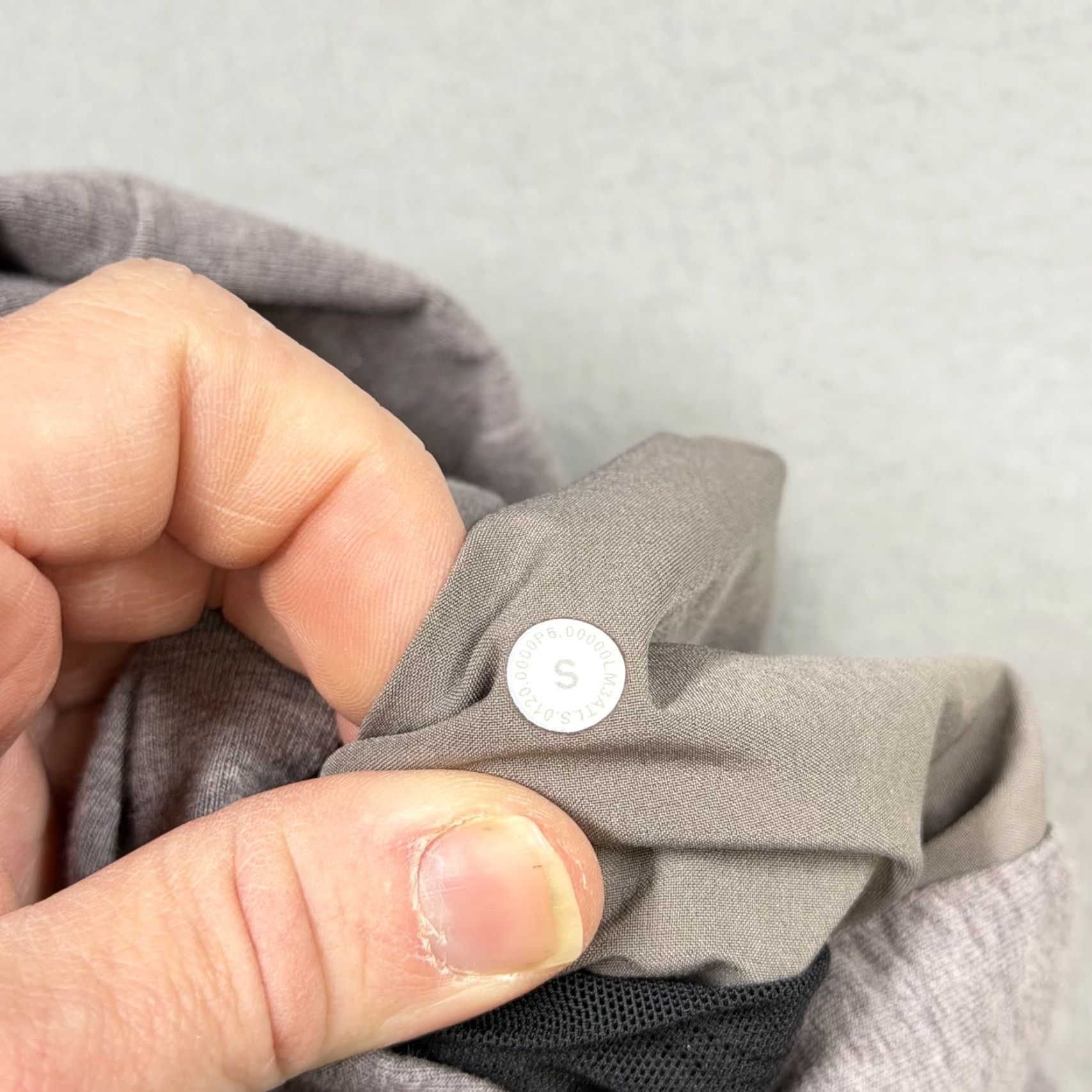 Lululemon Lululemon Athletica Hoodie Mens Small Gray Pullover Sweatshirt Logo Pockets Size US S / EU 44-46 / 1 - 8 Thumbnail