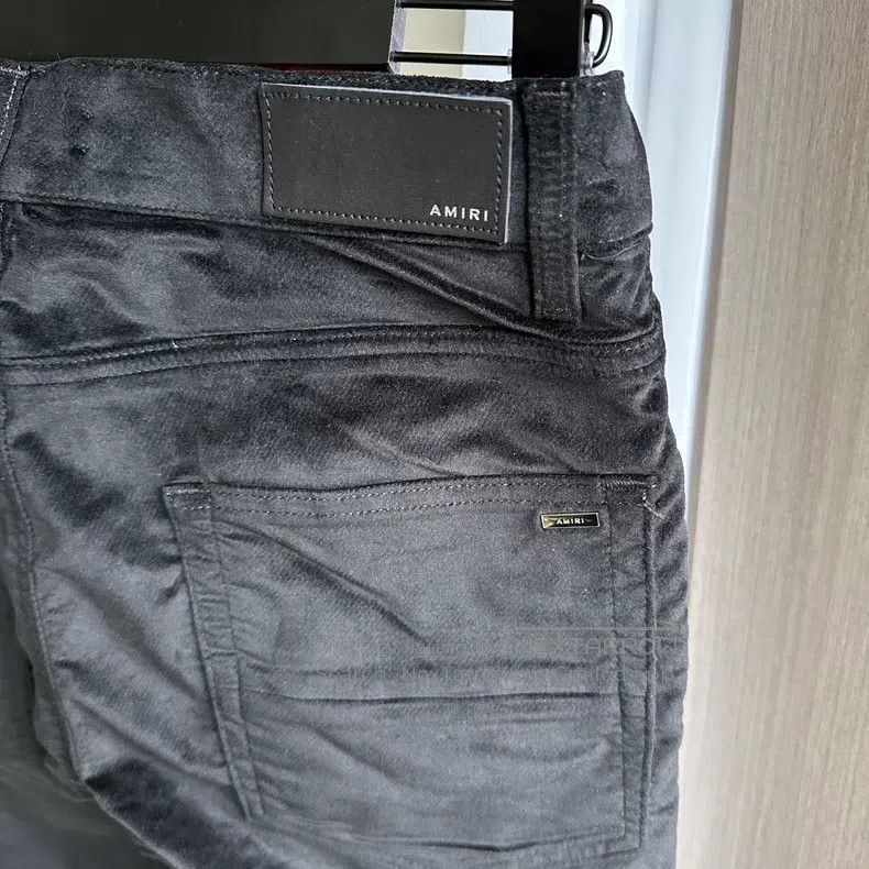 Other Amiri Size 32 Black velvet trousers Size US 32 / EU 48 - 6 Thumbnail