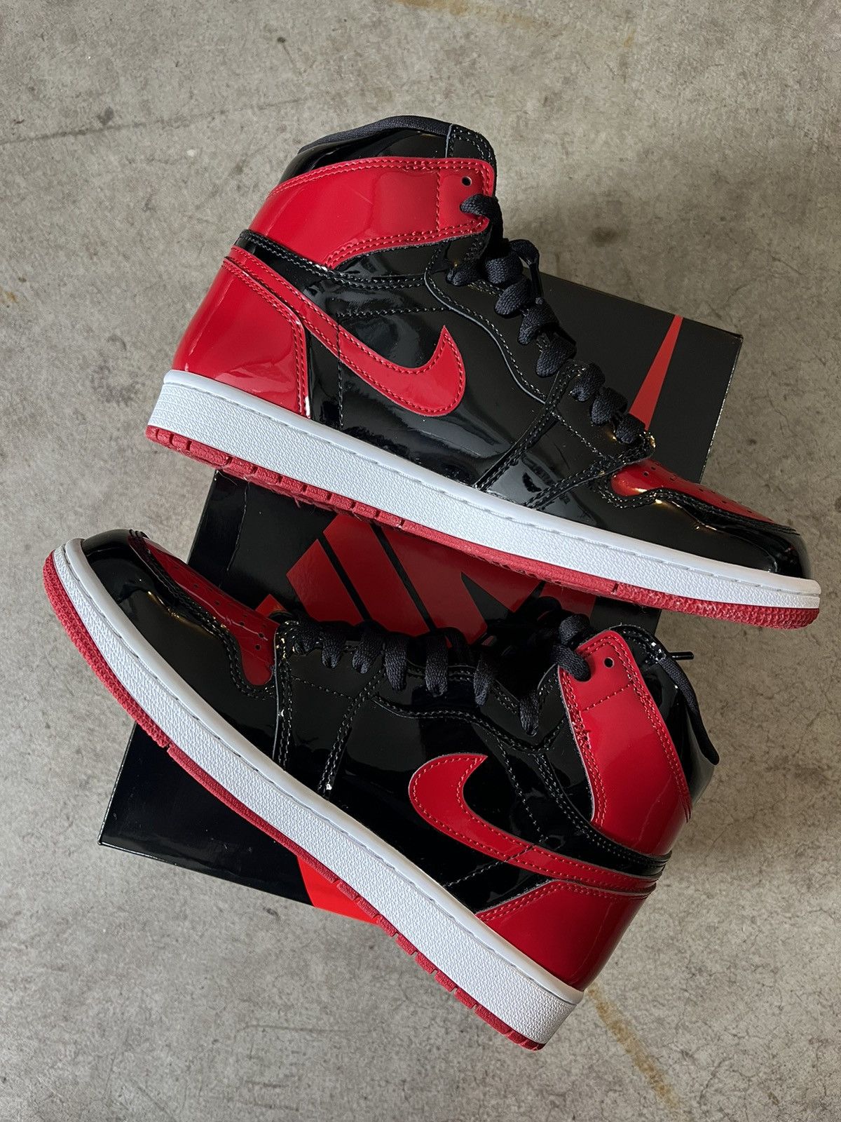 Jordan Brand Jordan 1 High Patent Bred Size US 8.5 / EU 41-42 - 3 Thumbnail