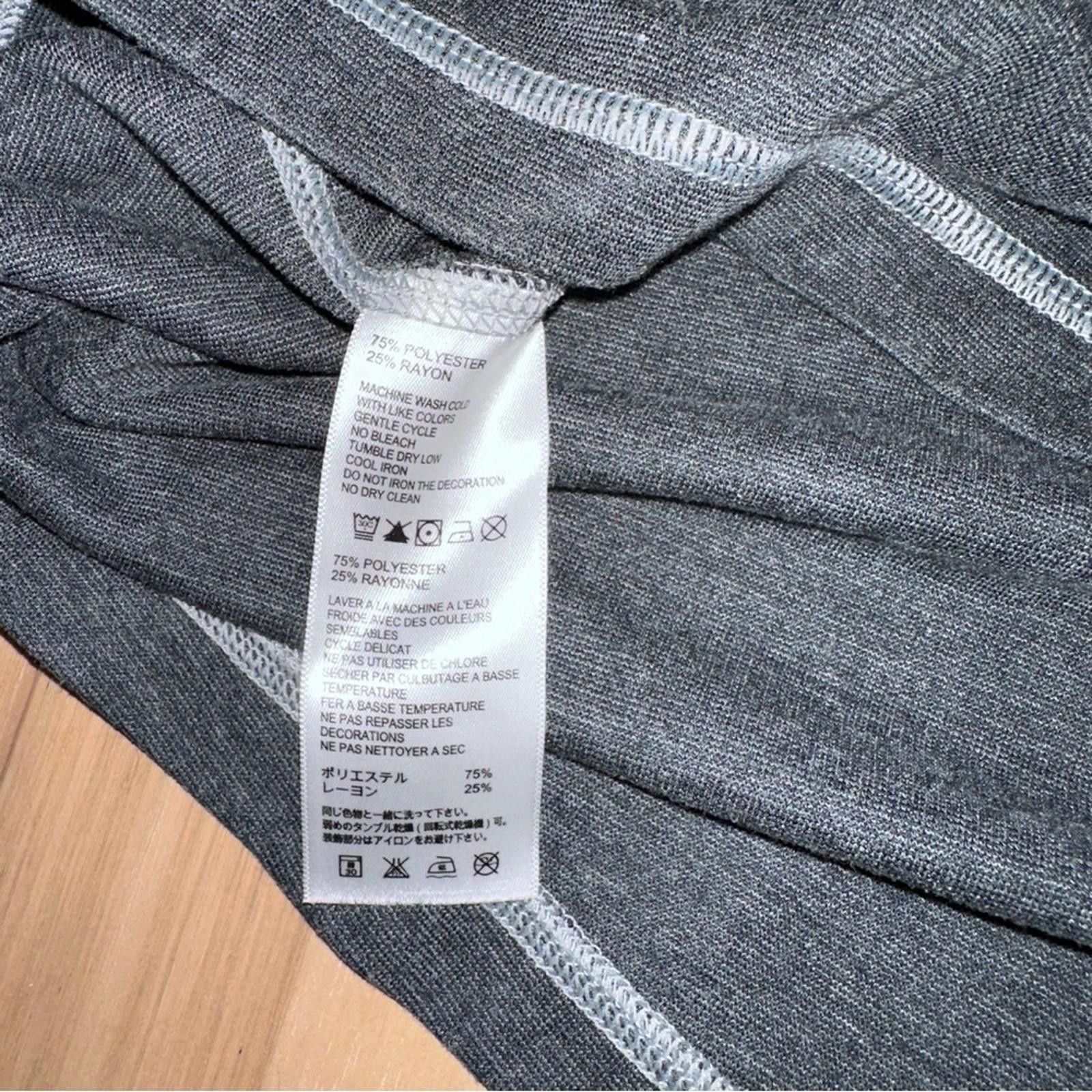 Tommy Bahama Tommy Bahama Mens XL Pullover Charcoal Gray Long Sleeve EUC Size US XL / EU 56 / 4 - 5 Thumbnail