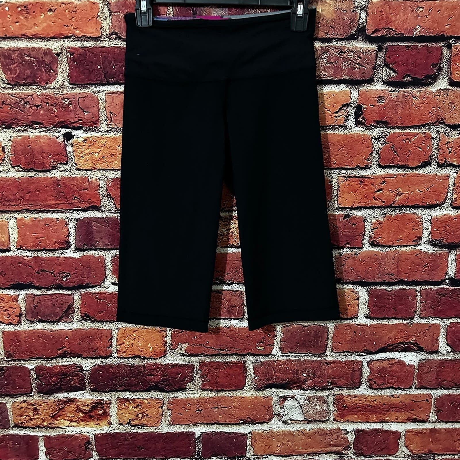 Lululemon Lululemon reversible Capri size 4 Size 27" / US 4 / IT 40 - 2 Thumbnail