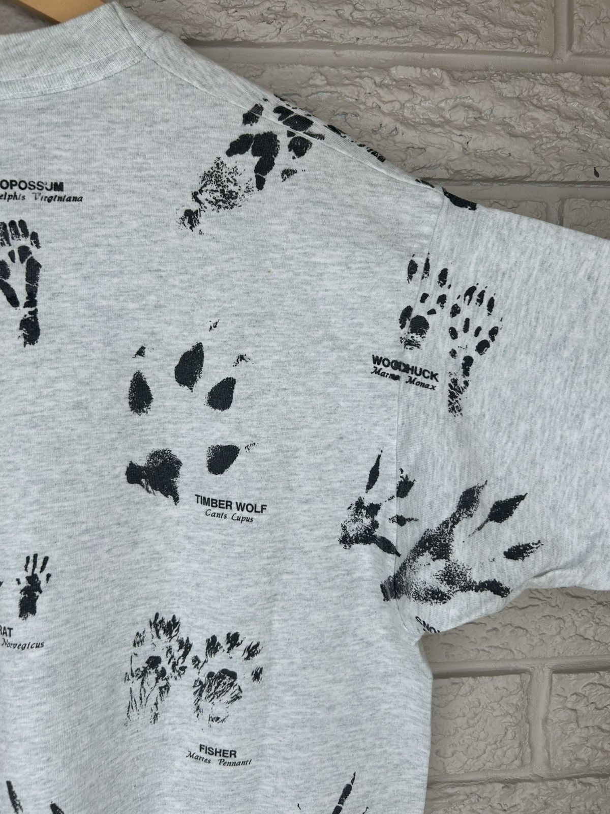 Vintage Vintage 90s Alaska Wildlife Animal Footprint AOP Art T Shirt Size US L / EU 52-54 / 3 - 14 Thumbnail