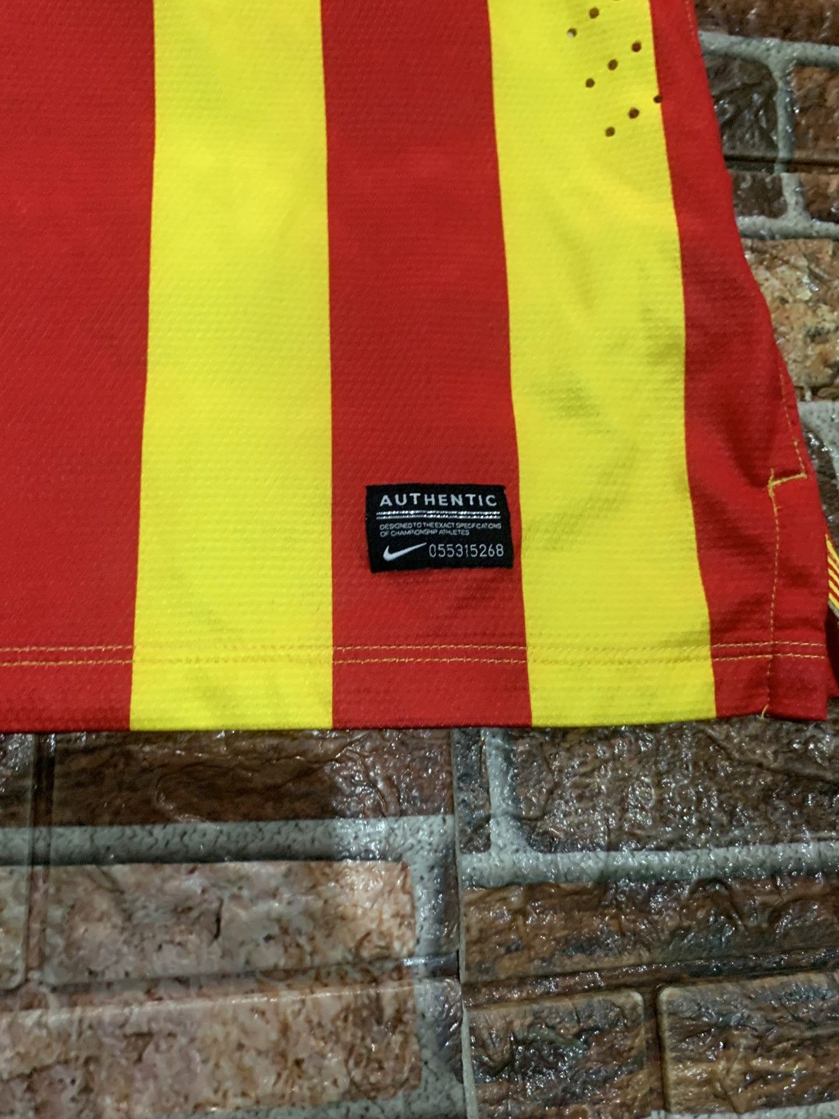 Nike Fc barcelona 2014 Xavi #6 jersey Size US S / EU 44-46 / 1 - 5 Thumbnail