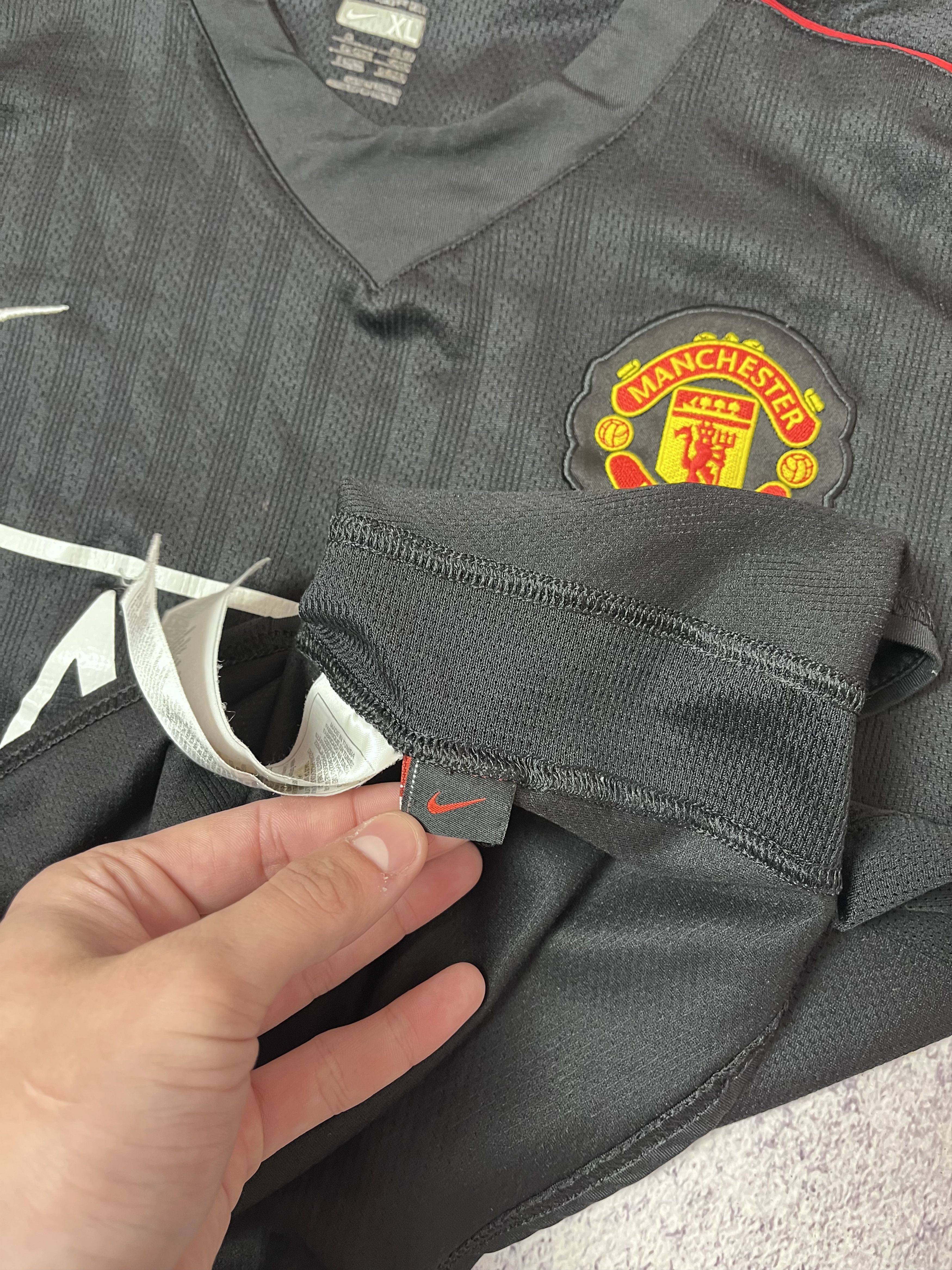 Nike Vintage mens soccer jersey Nike Manchester United size Xl Size US XL / EU 56 / 4 - 13 Thumbnail