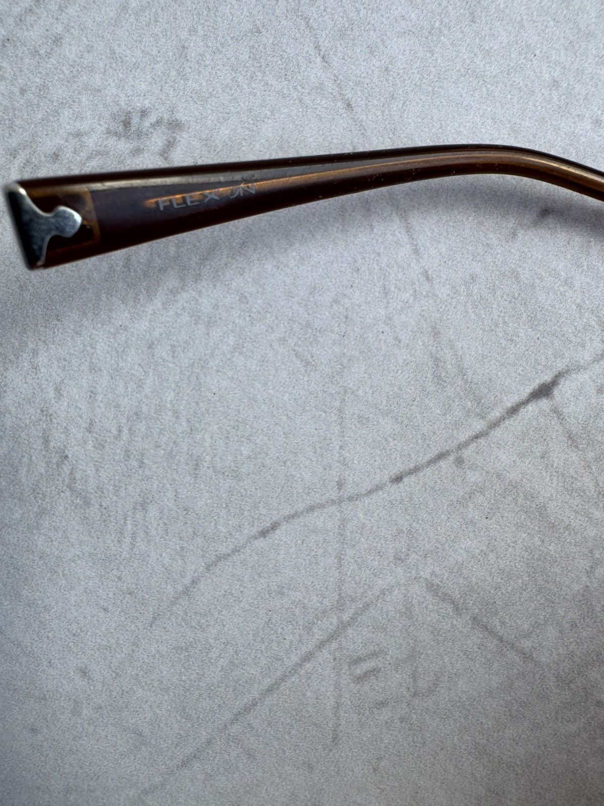 Vintage Flexon Eyeglasses Frame Oval Gold Titanium Metal Size ONE SIZE - 6 Thumbnail