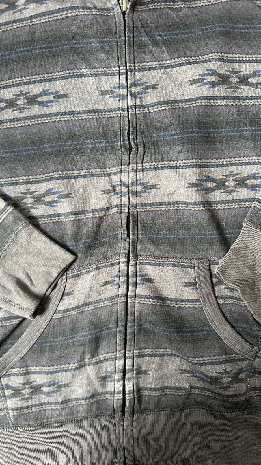 Uniqlo VINTAGE UNIQLO AZTEC NAVAJO MIDZIPPER HOODIE Size US M / EU 48-50 / 2 - 2 Thumbnail