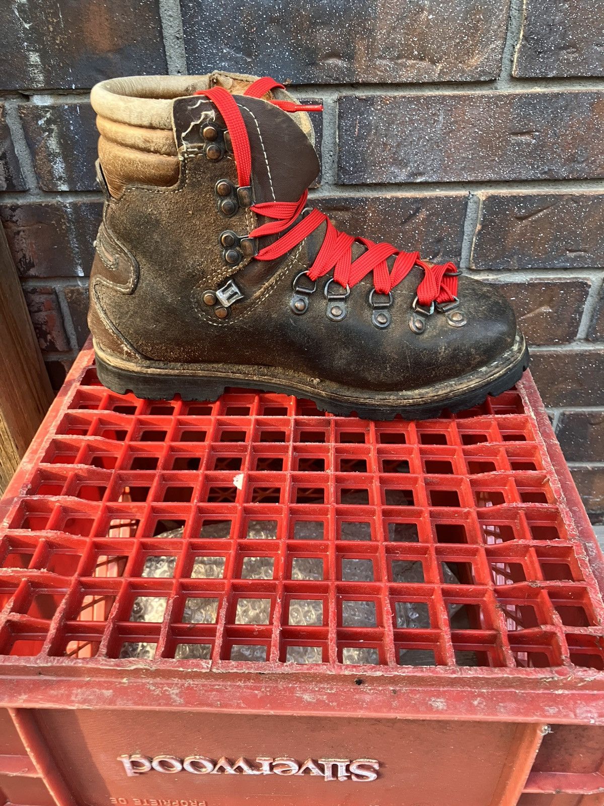 Vintage hiking boots - full grain leather American vintage