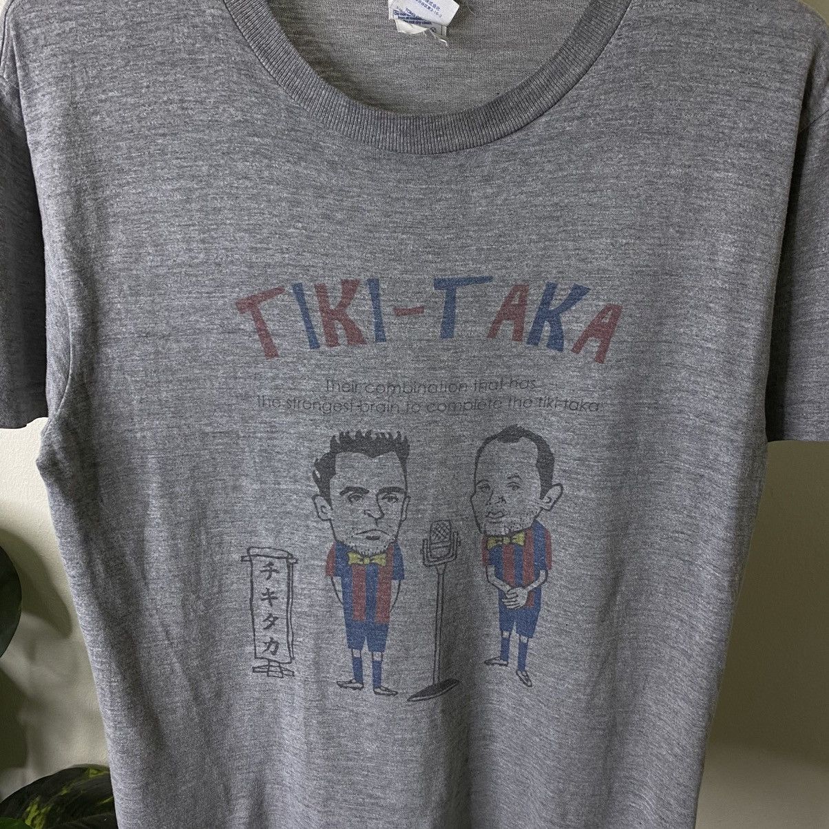 Vintage Fc Barcelona Iniesta & Xavi Master Of Tiki Taka Football Tee Size US M / EU 48-50 / 2 - 2 Thumbnail