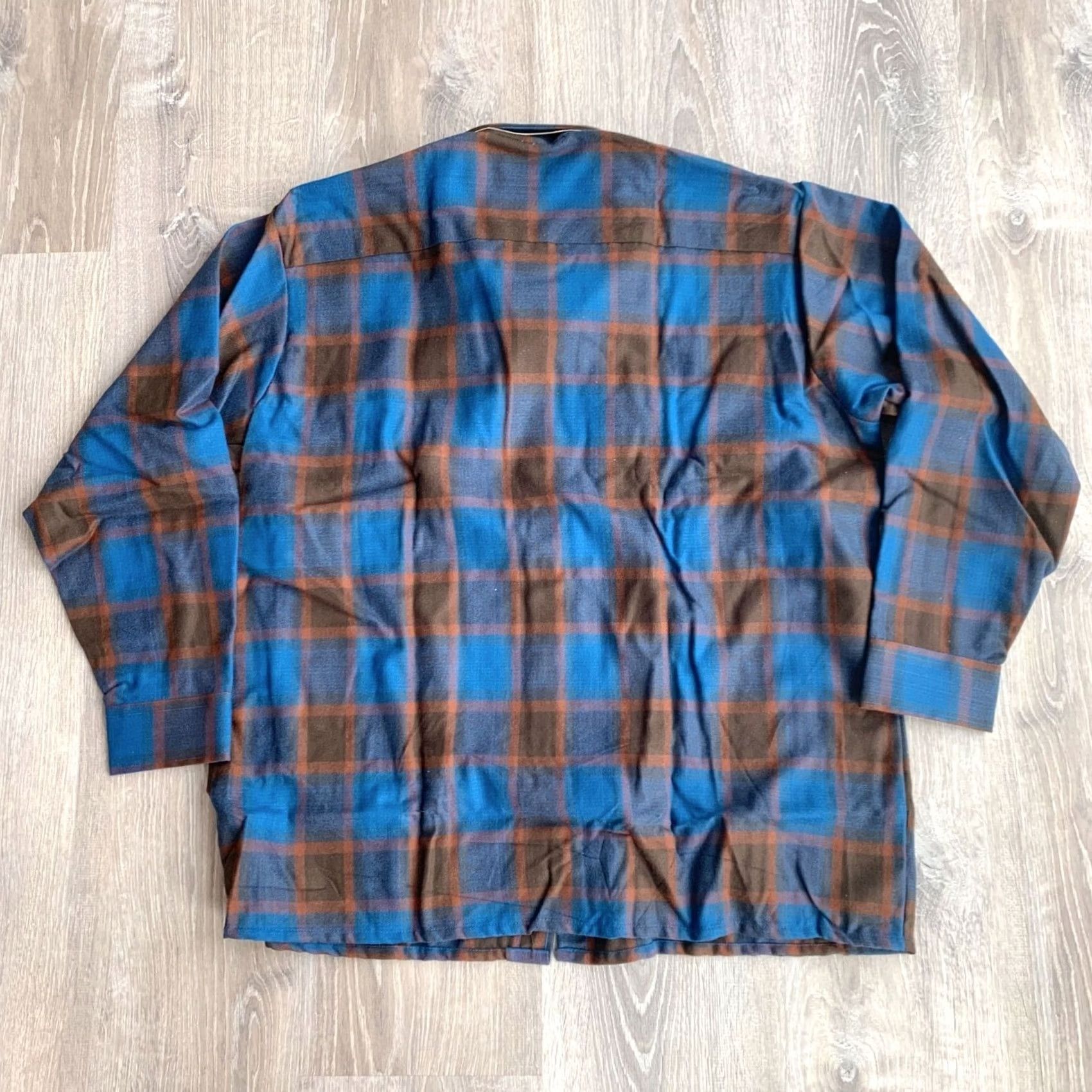 Van Heusen VINTAGE Van Heusen Shirt Plaid Long Sleeve XL Blue Brown Winterweights NWT NWT Button-Up Mens Shirt Size US XL / EU 56 / 4 - 4 Thumbnail