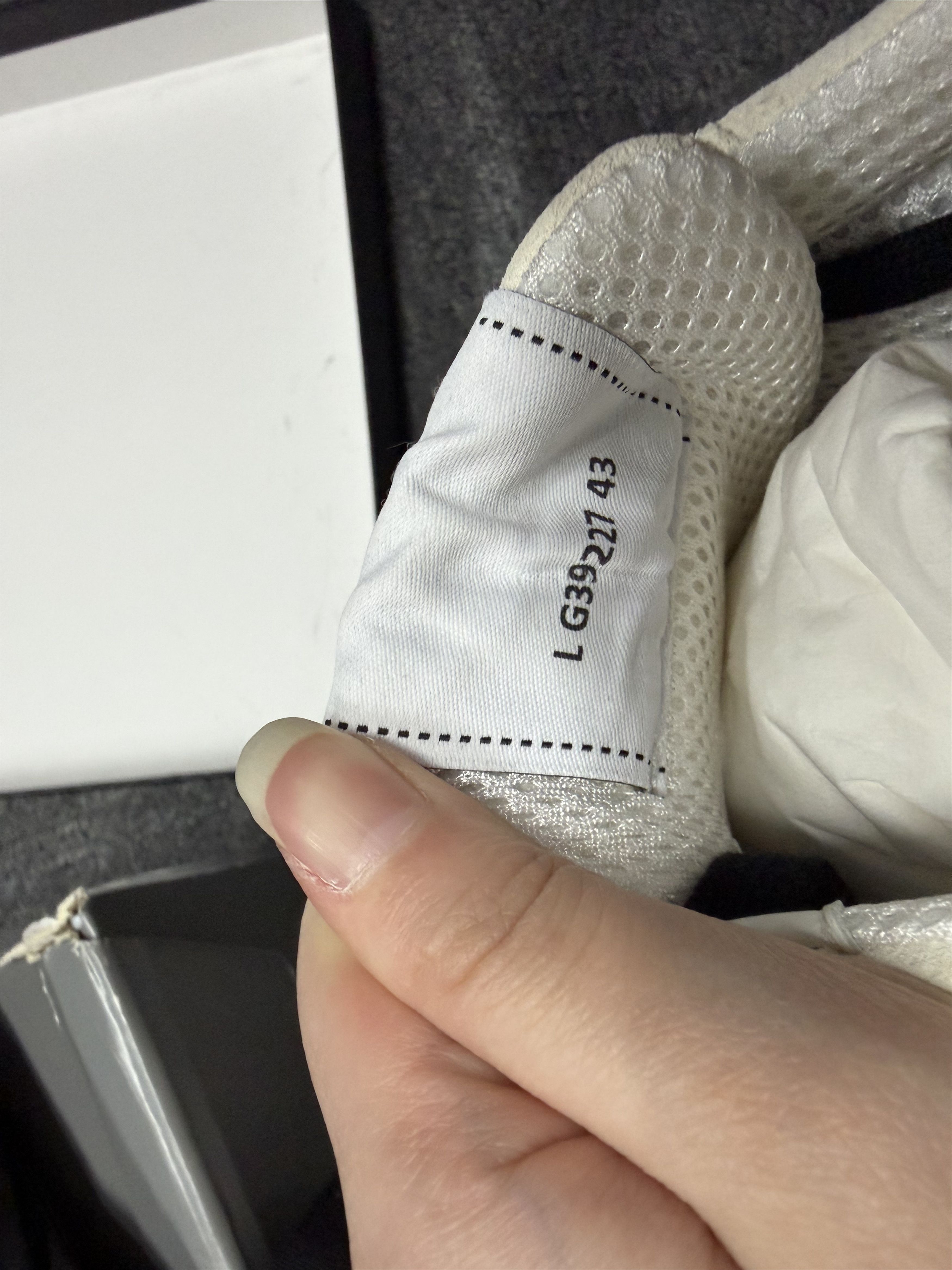 Chanel Chanel 22A White & Black Suede Sneakers Size US 10 / EU 43 - 7 Thumbnail