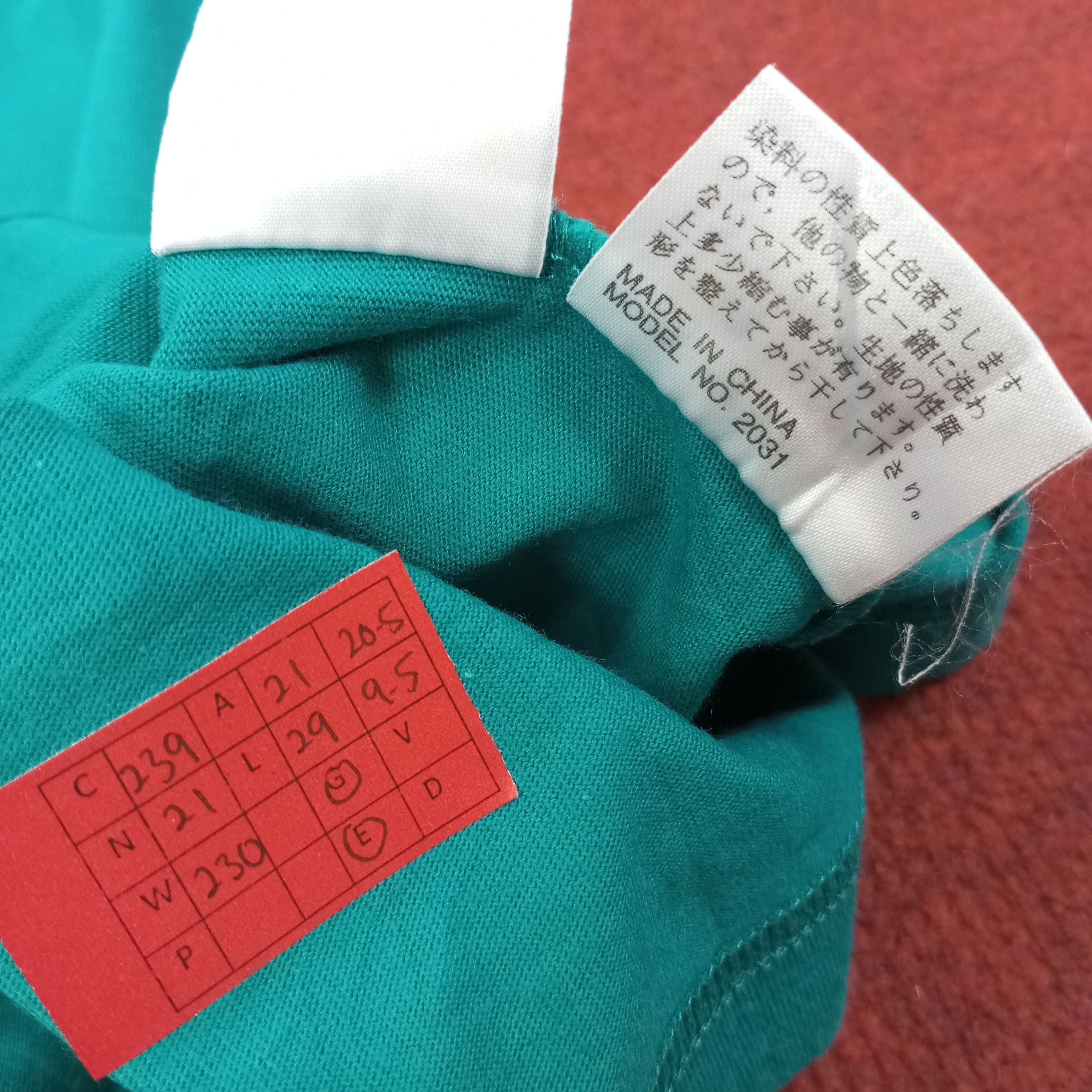 Yves Saint Laurent Yves Saint Laurent YSL Pocket Design Tshirt c239n21 Size US L / EU 52-54 / 3 - 10 Thumbnail