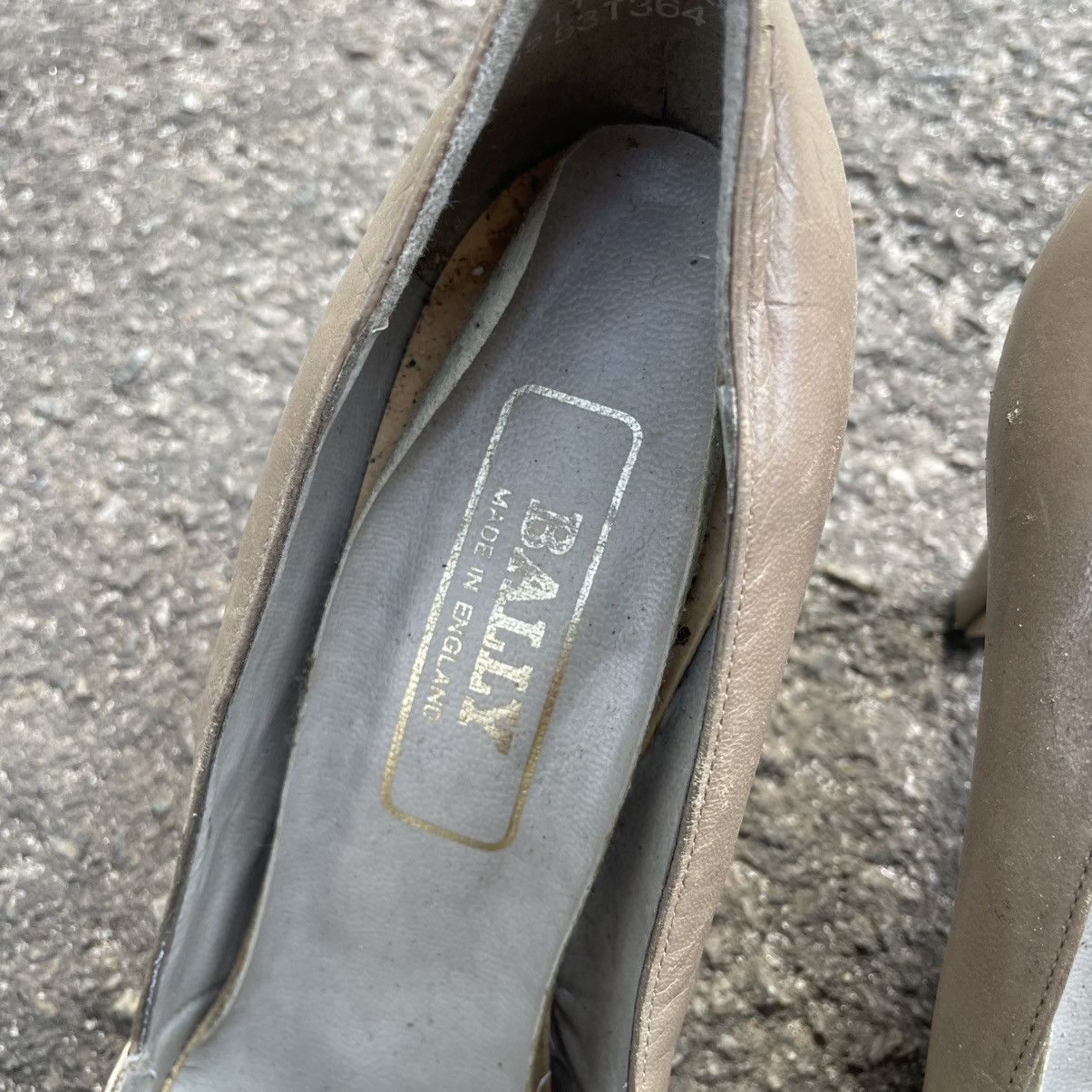 Bally Bally beige Leather Pump Vintage heels platform shoes boots Size US 4.5 / IT 34.5 - 5 Thumbnail
