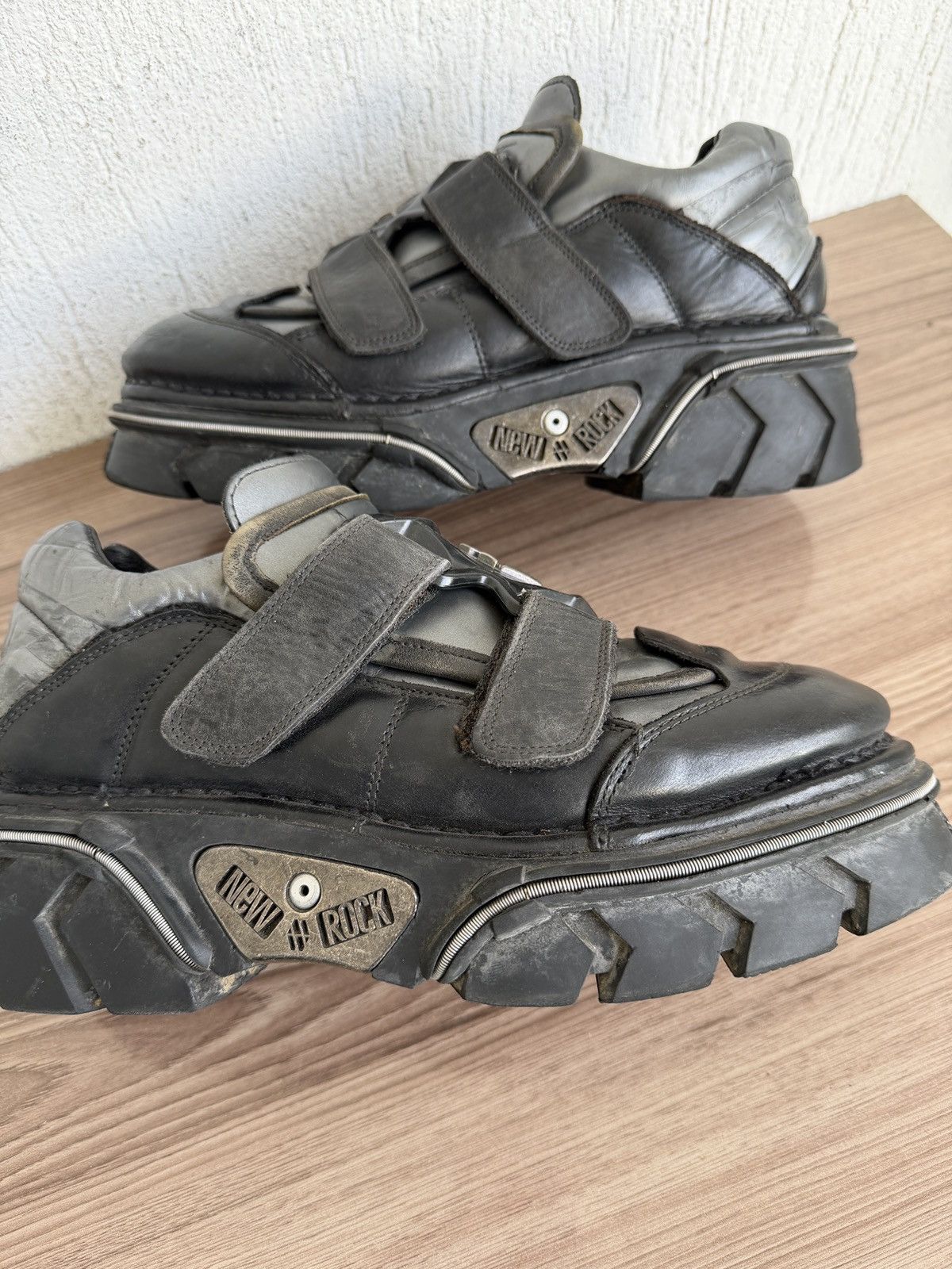 New Rock Rare❗️❗️Ankle metallic Boots like swear Size US 11 / EU 44 - 15 Thumbnail