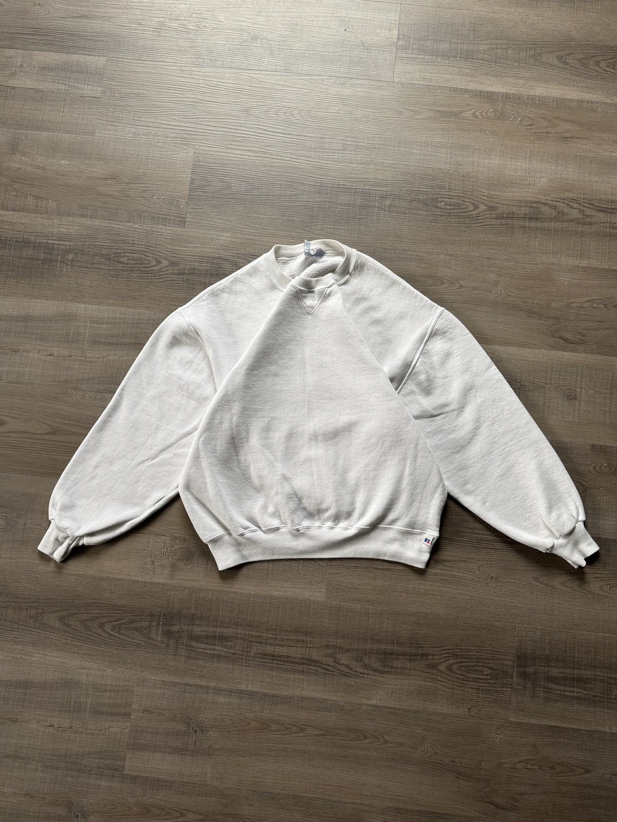 Russell Athletic Vintage 90s Russel Athletic White Crewneck Size US L / EU 52-54 / 3 - 1 Thumbnail