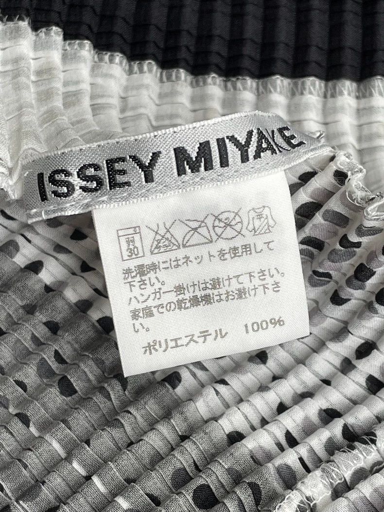 Issey Miyake Issey Miyake size:2 Black and grey main color block dress Size XS / US 0-2 / IT 36-38 - 5 Thumbnail