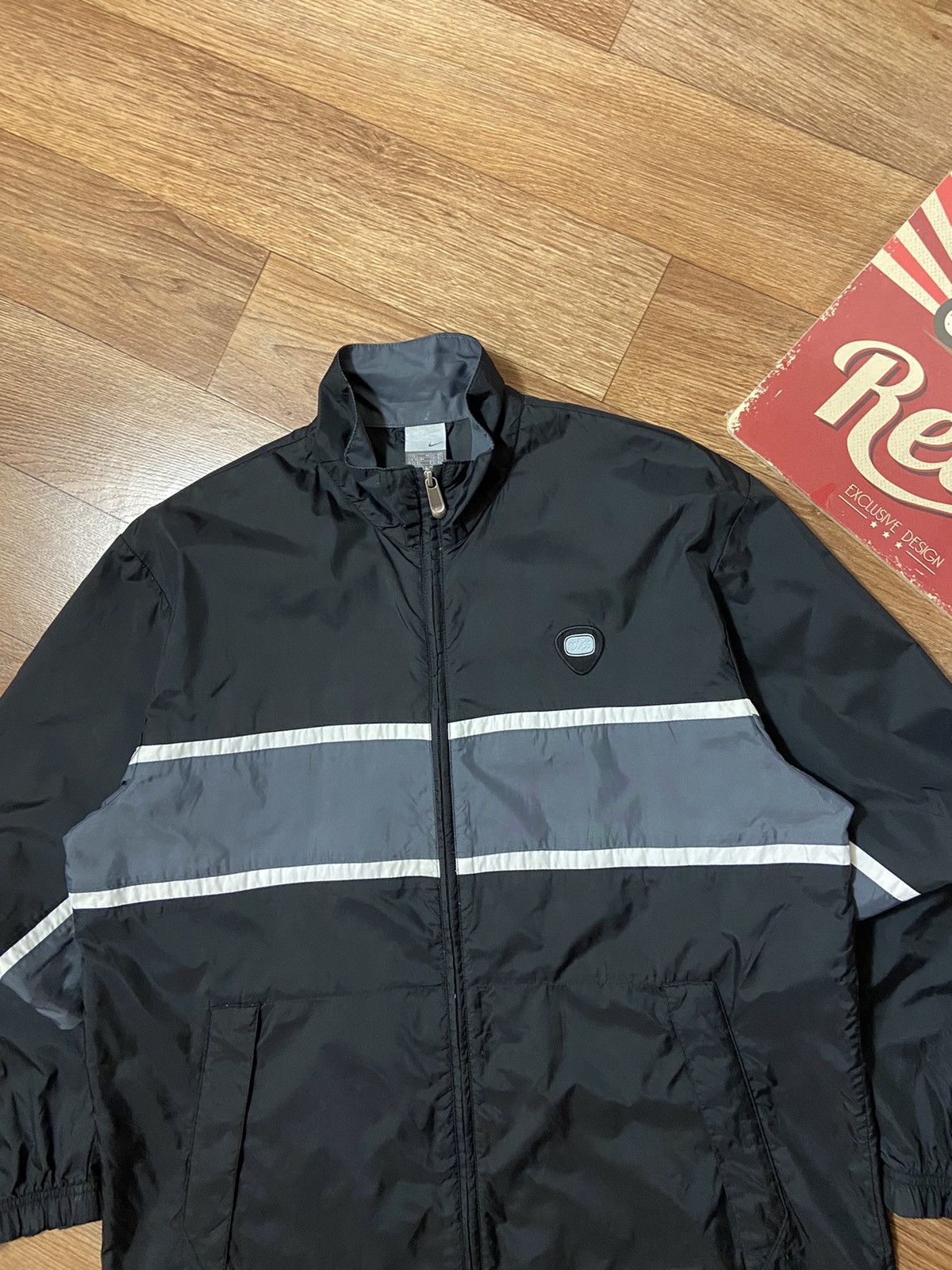 Nike × Vintage Vintage Nike Embroidered Logo Nylon Jacket Size US L / EU 52-54 / 3 - 3 Thumbnail