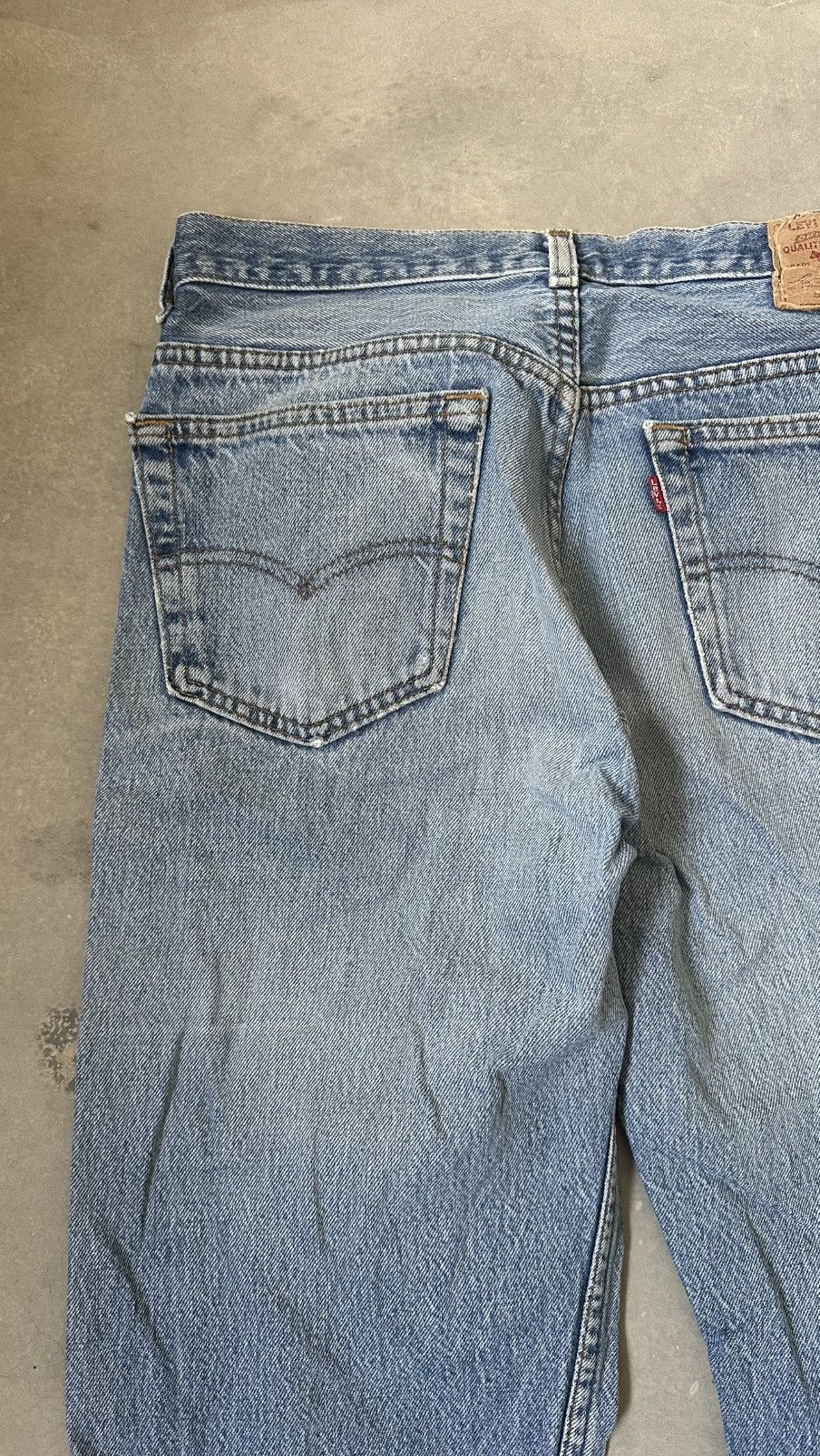 Levi's VINTAGE LEVIS 501 MADE IN USA DENIM PANT Size US 32 / EU 48 - 14 Thumbnail