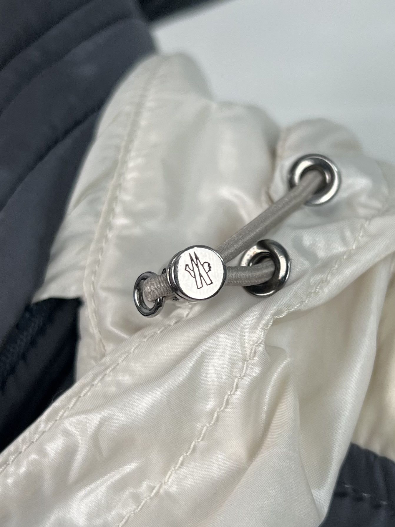 Moncler MONCLER Down Jacket Puffer AUSTIN GIUBBOTTO Patch Logo Gray Size US XL / EU 56 / 4 - 17 Thumbnail