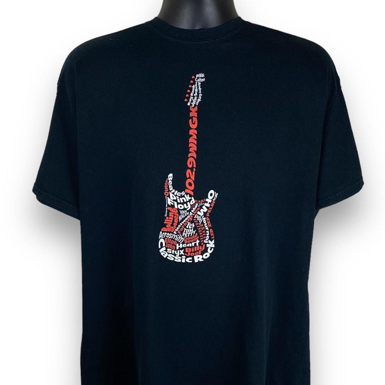 Band Tees × Gildan Vintage Gildan Classic Rock 102.9 MGK Radio Promo Tshirt Size US XL / EU 56 / 4 - 1 Thumbnail