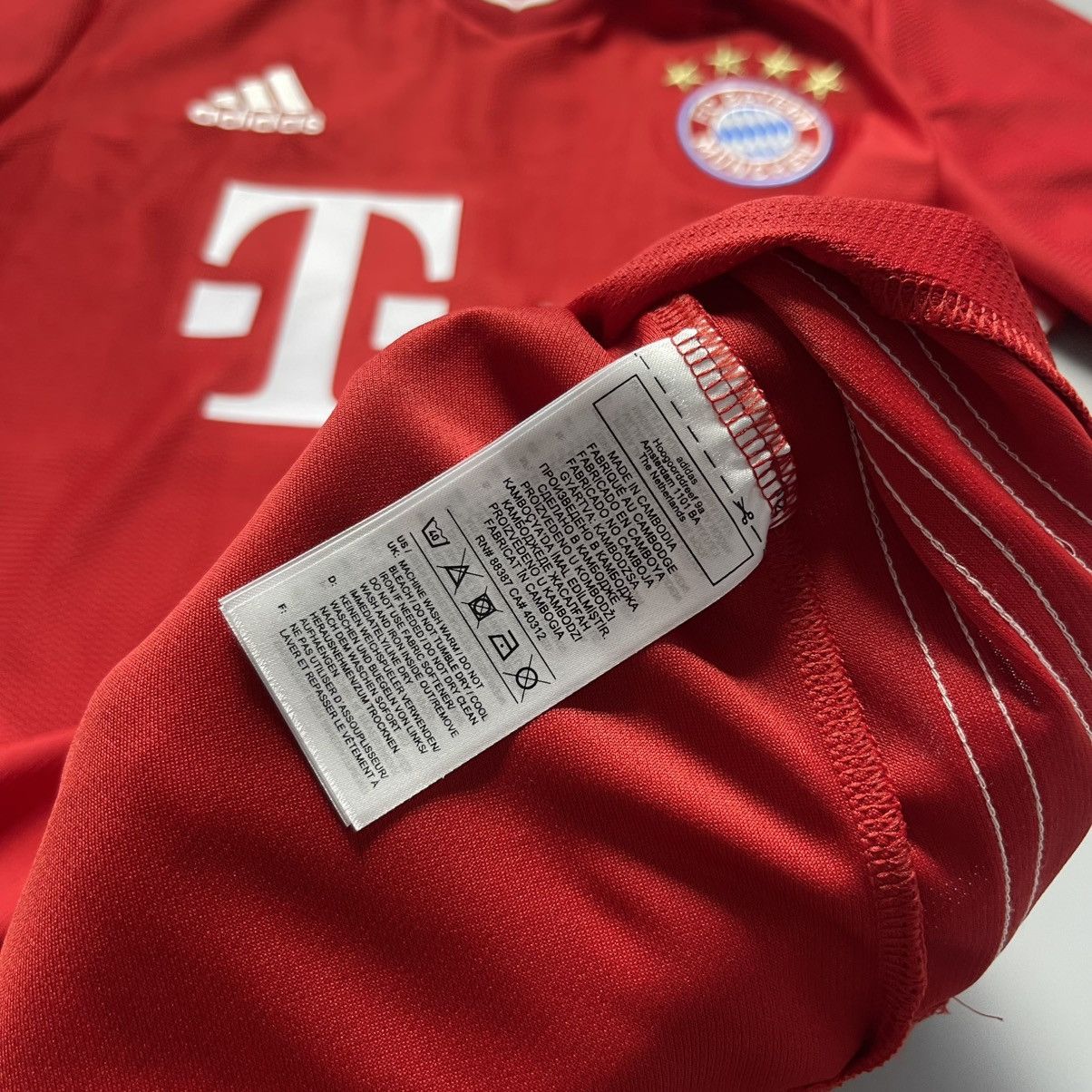 Vintage BAYERN ADIDAS 2020/2021 FOOTBALL HOME JERSEY #19 DAVIES Size US M / EU 48-50 / 2 - 11 Thumbnail