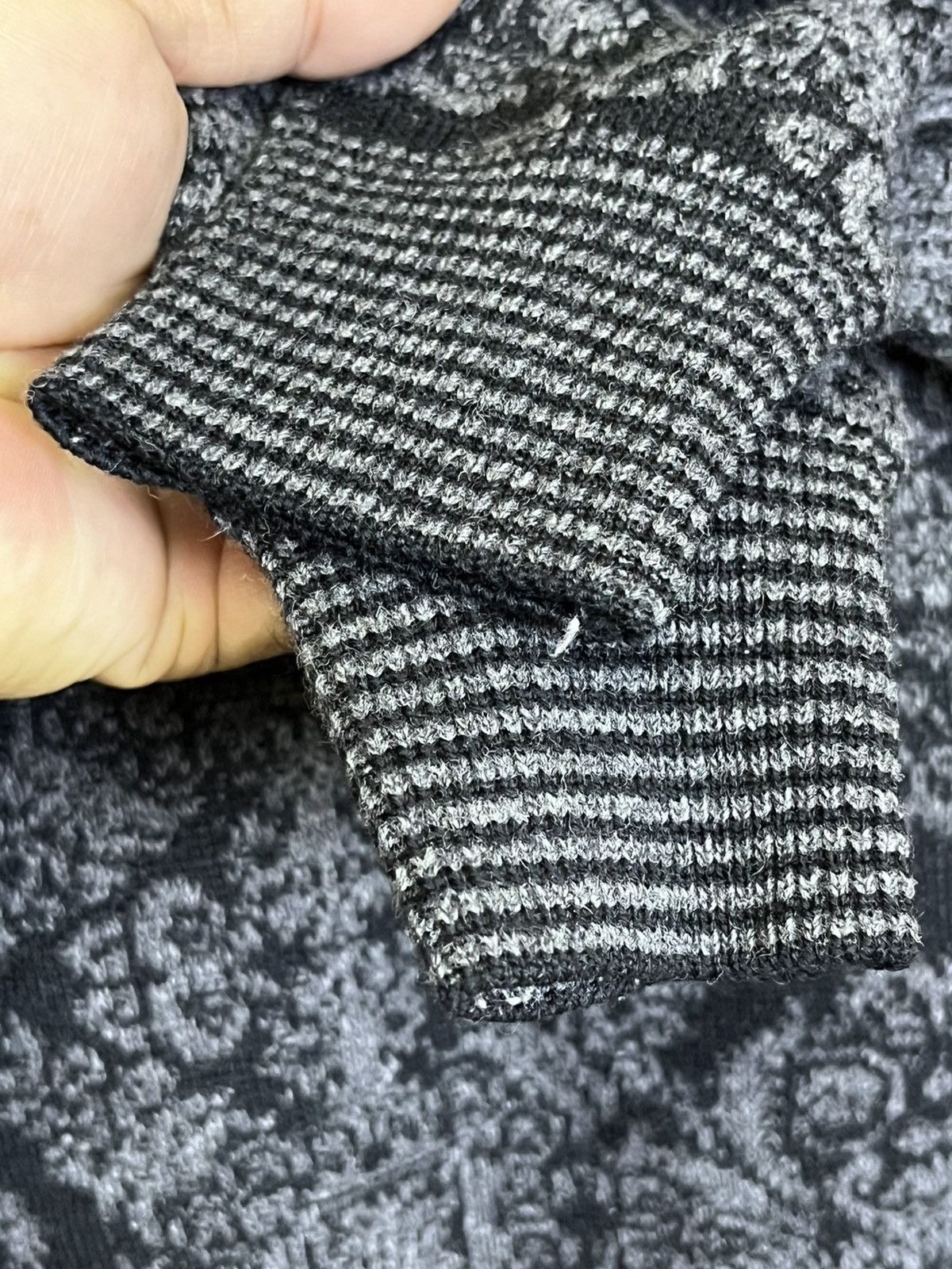 Gianfranco Ferre VINTAGE GIANFRANCO FERRE PURE LANA WOOL KNIT SWEATS Size US M / EU 48-50 / 2 - 7 Thumbnail