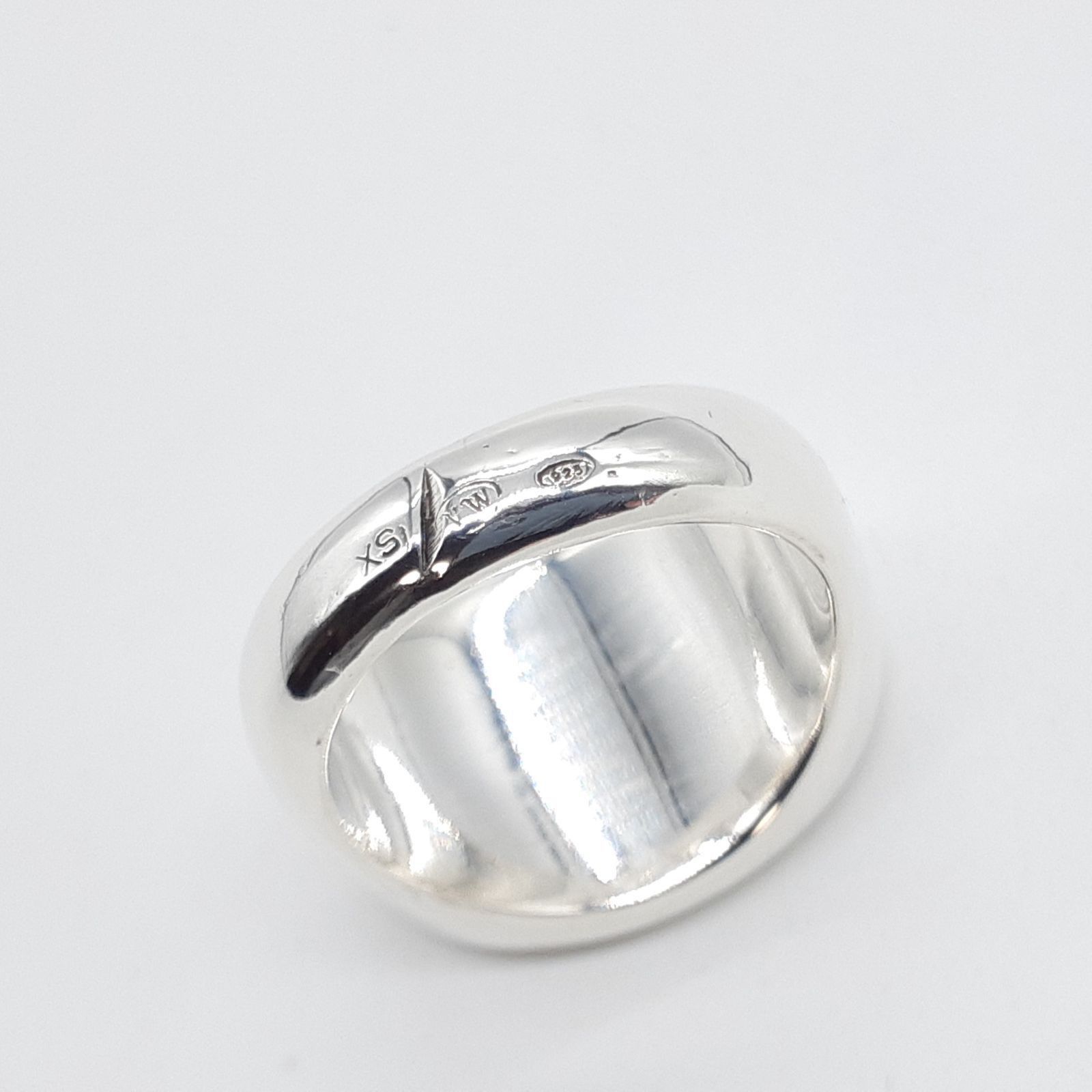 Vivienne Westwood VIVIENNE WESTWOOD Silver Orb Seal Ring XS Size 10 Size ONE SIZE - 8 Thumbnail