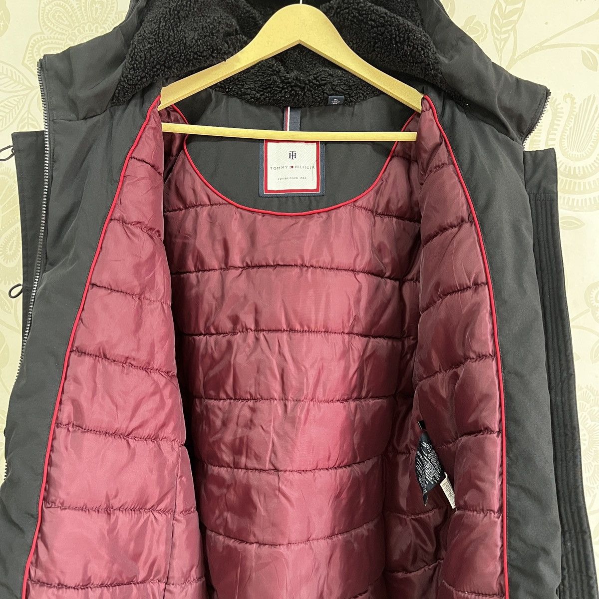 Tommy Hilfiger Tommy Hilfiger Puffer Hoodie Long Jacket Size US XL / EU 56 / 4 - 17 Thumbnail