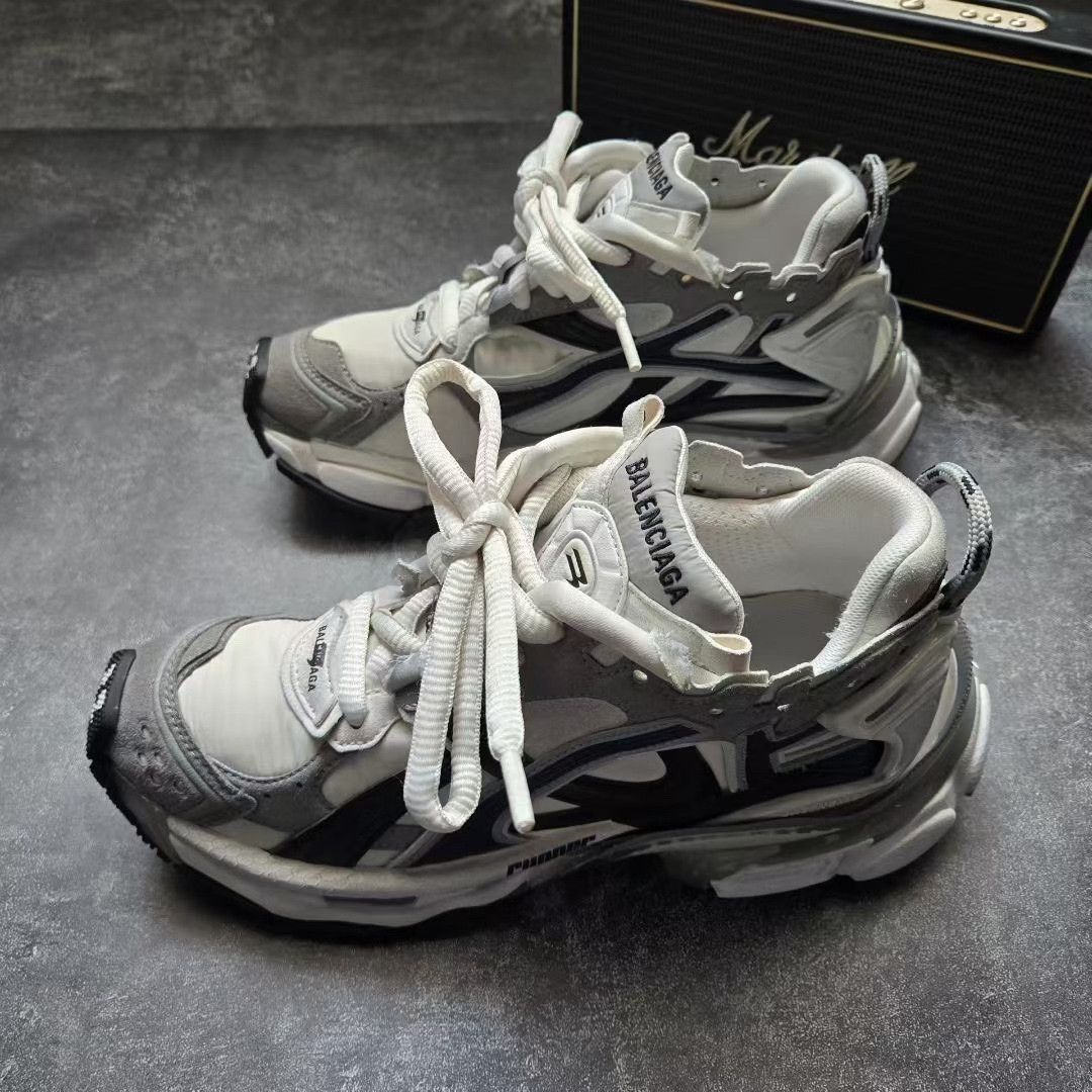 Balenciaga Balenciaga Running Black Lowtop Sneakers 37 Women Size US 6.5 / IT 36.5 - 1 Thumbnail