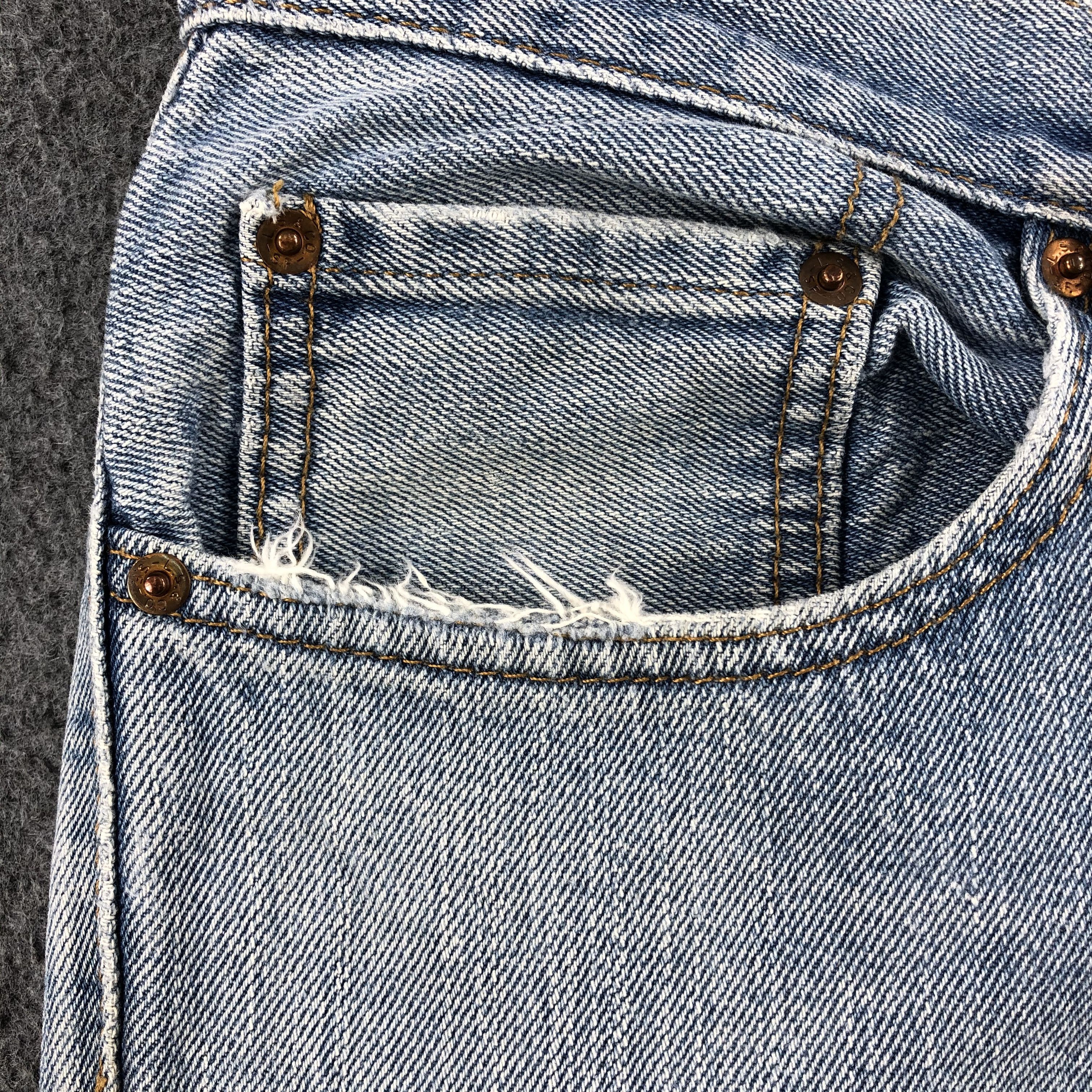 Levi's Vintage Light Wash Levis 550 Jeans-J1707 Size US 37 - 11 Thumbnail