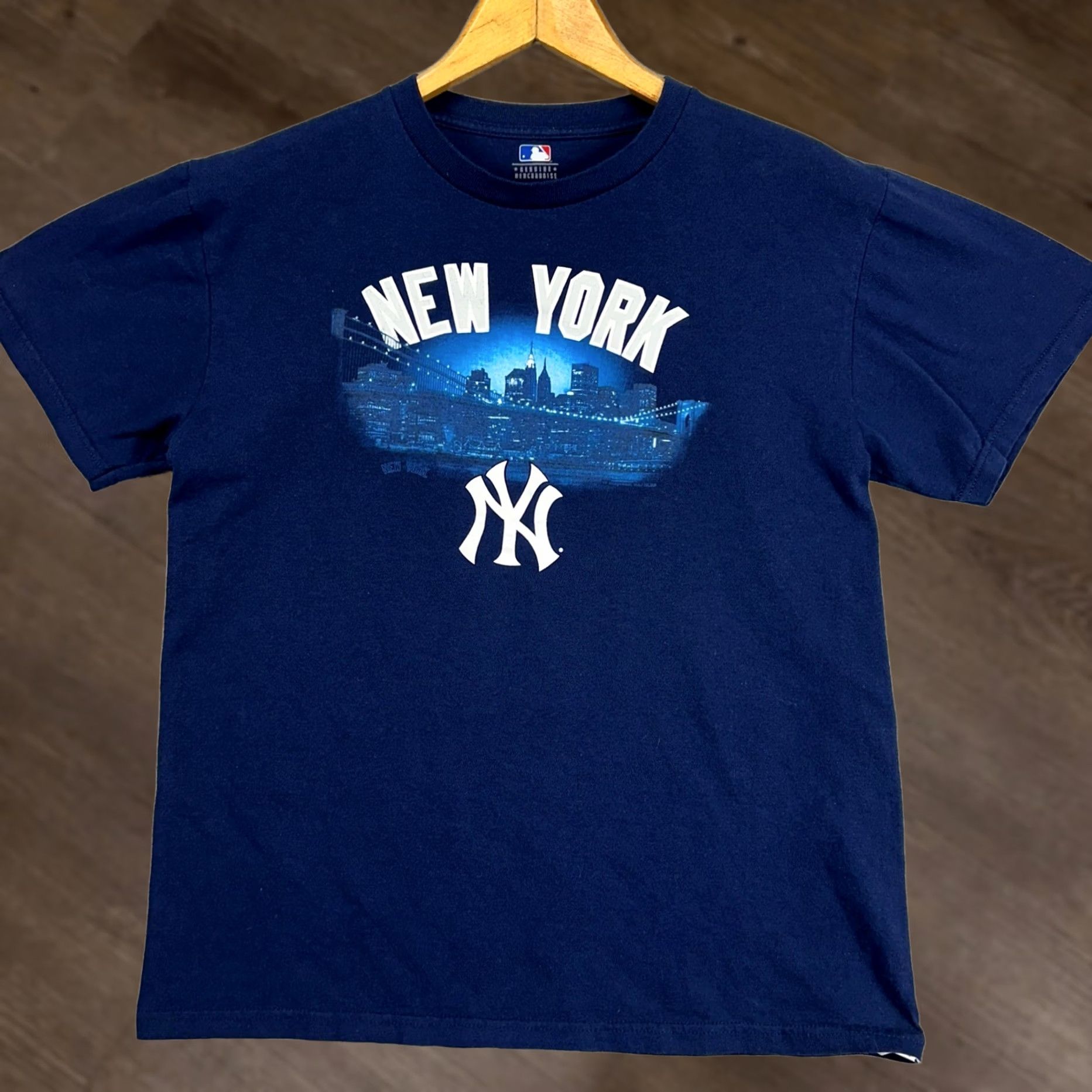 Vintage Genuine Merchandise New York Yankees Tee Mens Medium Blue Short Sleeve Crew Neck T-Shirt Breathable Cotton Size US 31 - 1 Thumbnail