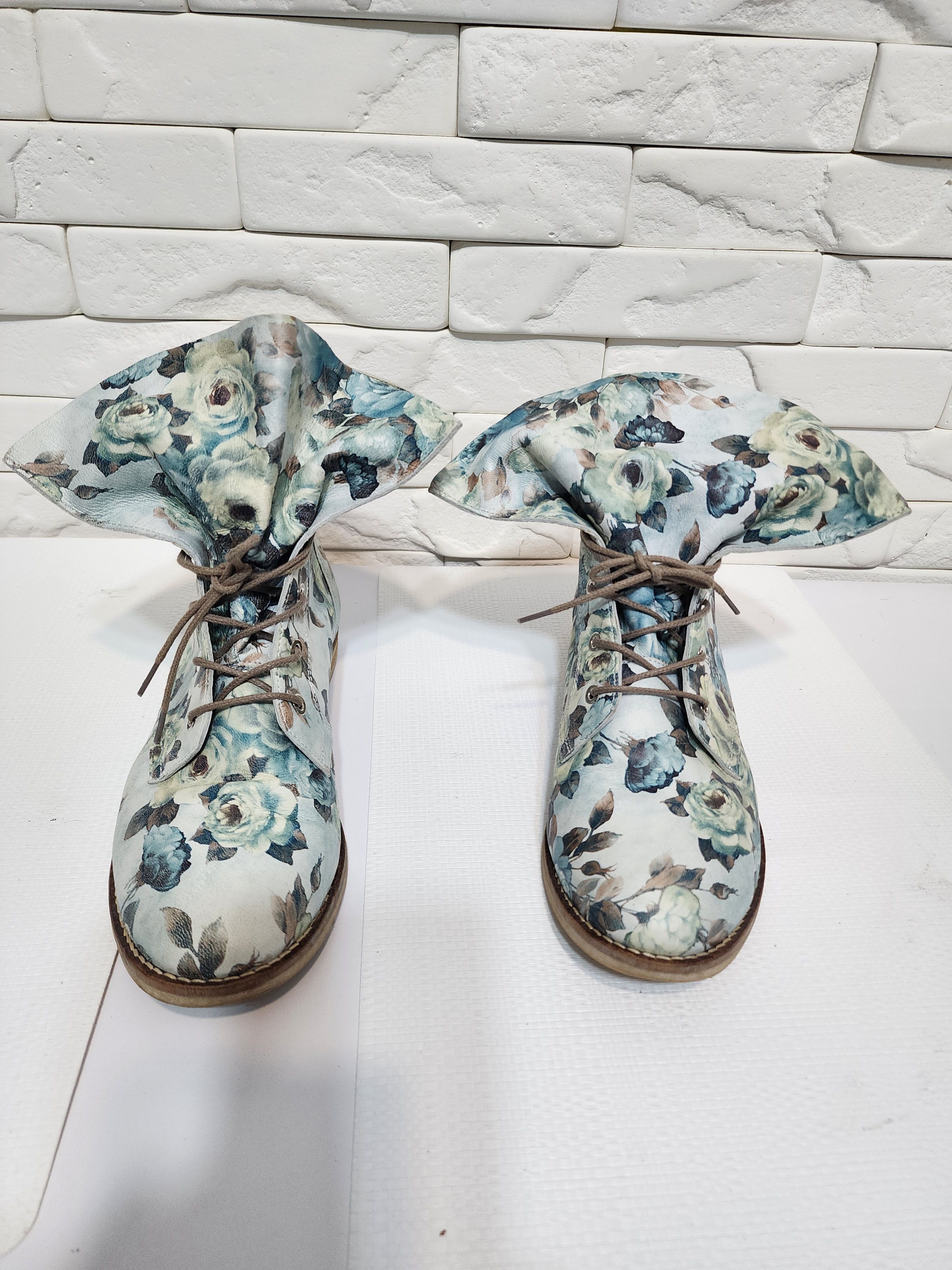 Other Green Leather Boots: Women's Style Shoes, Size US 9 / IT 39 - 8 Thumbnail