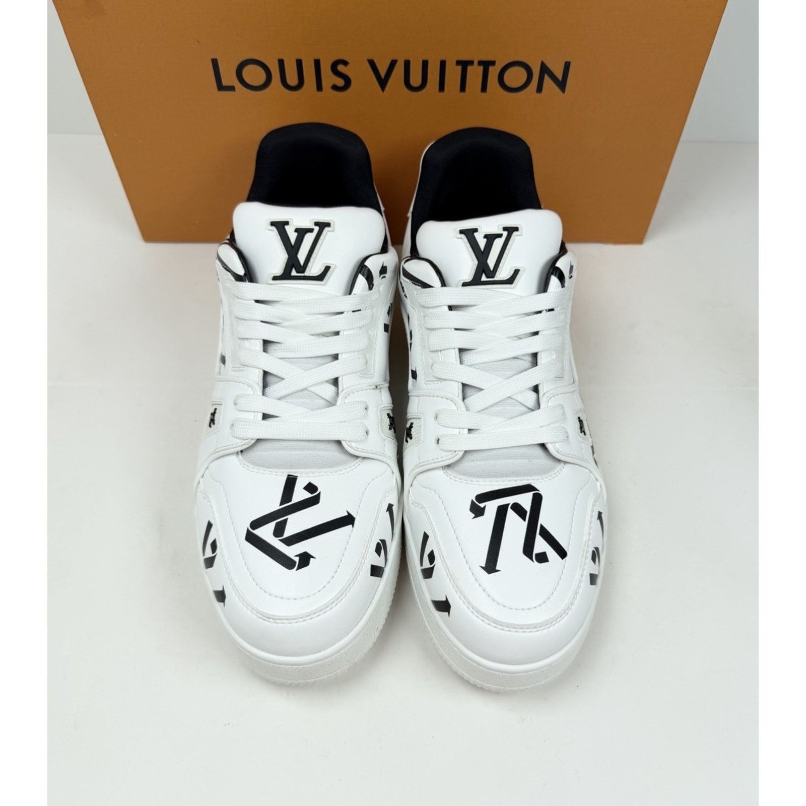 Louis Vuitton Size 8LV/9US - Louis Vuitton White Black Trainers Size US 9 / EU 42 - 3 Thumbnail