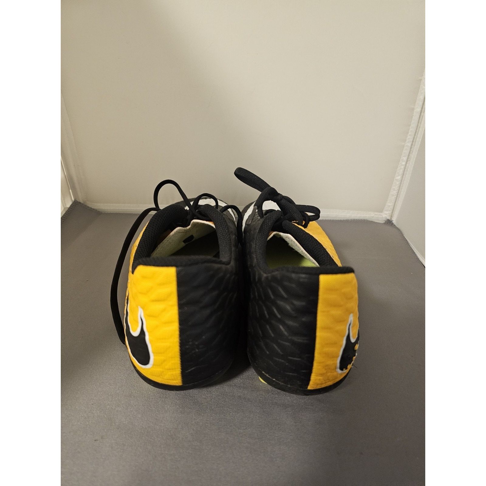 Nike Nike Jr Hypervenom Phelon III FG Kid's 6Y/38.5 Black/Yellow Size US 6 / EU 39 - 9 Thumbnail