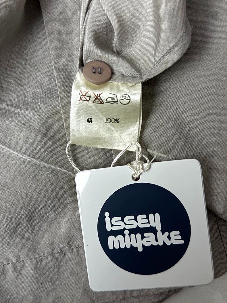 Issey Miyake Issey Miyake Grey silk pleated shirt Size US M / EU 48-50 / 2 - 4 Thumbnail