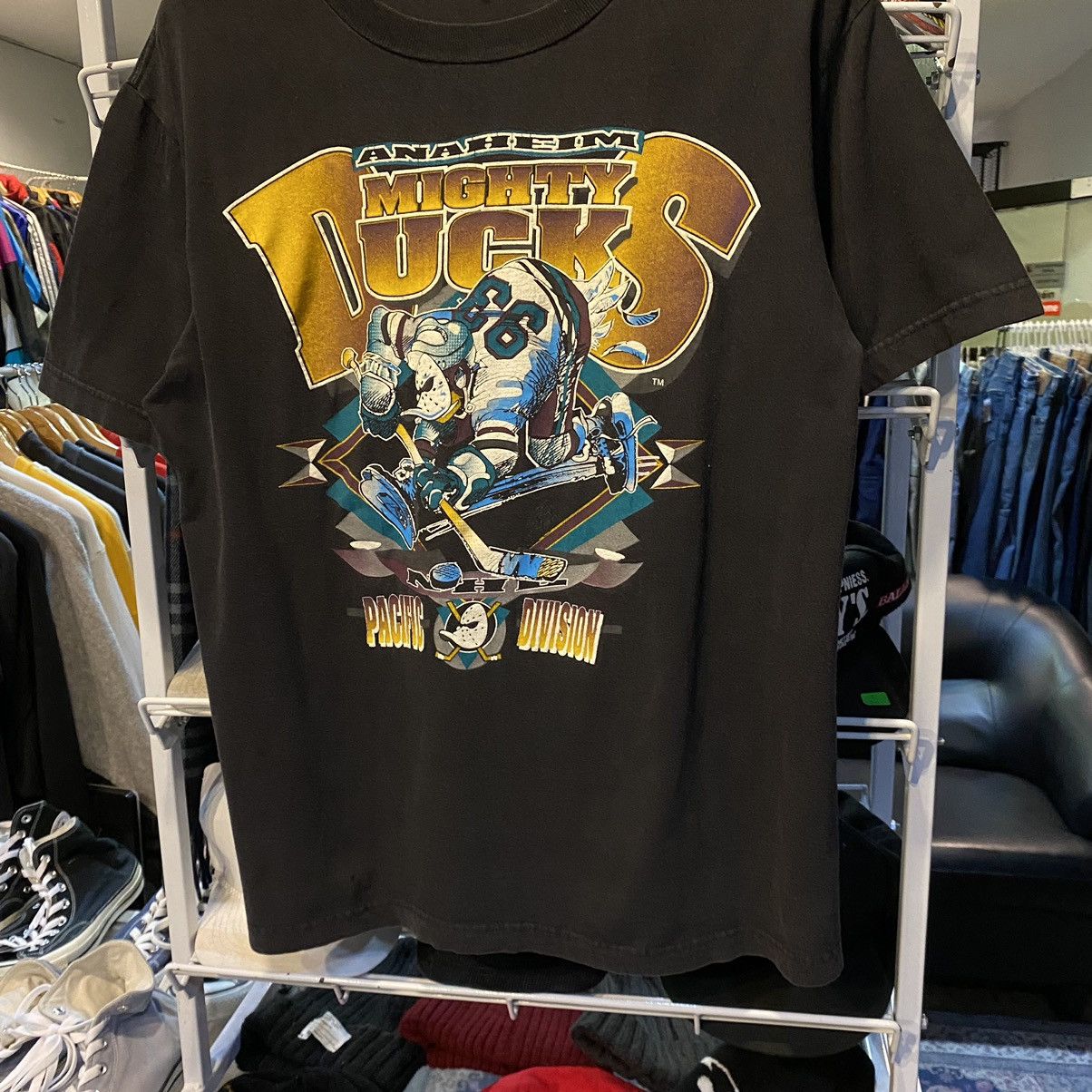 Disney Vintage NHL Anaheim Mighty Ducks Pacific Division Shirts Size US L / EU 52-54 / 3 - 4 Thumbnail
