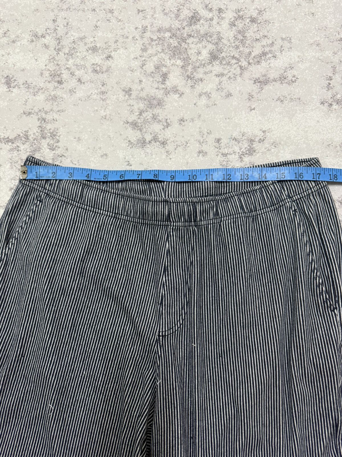 Uniqlo UNIQLO HICKORY STRIPE COTTON SHORT PANTS Size US 34 / EU 50 - 11 Thumbnail
