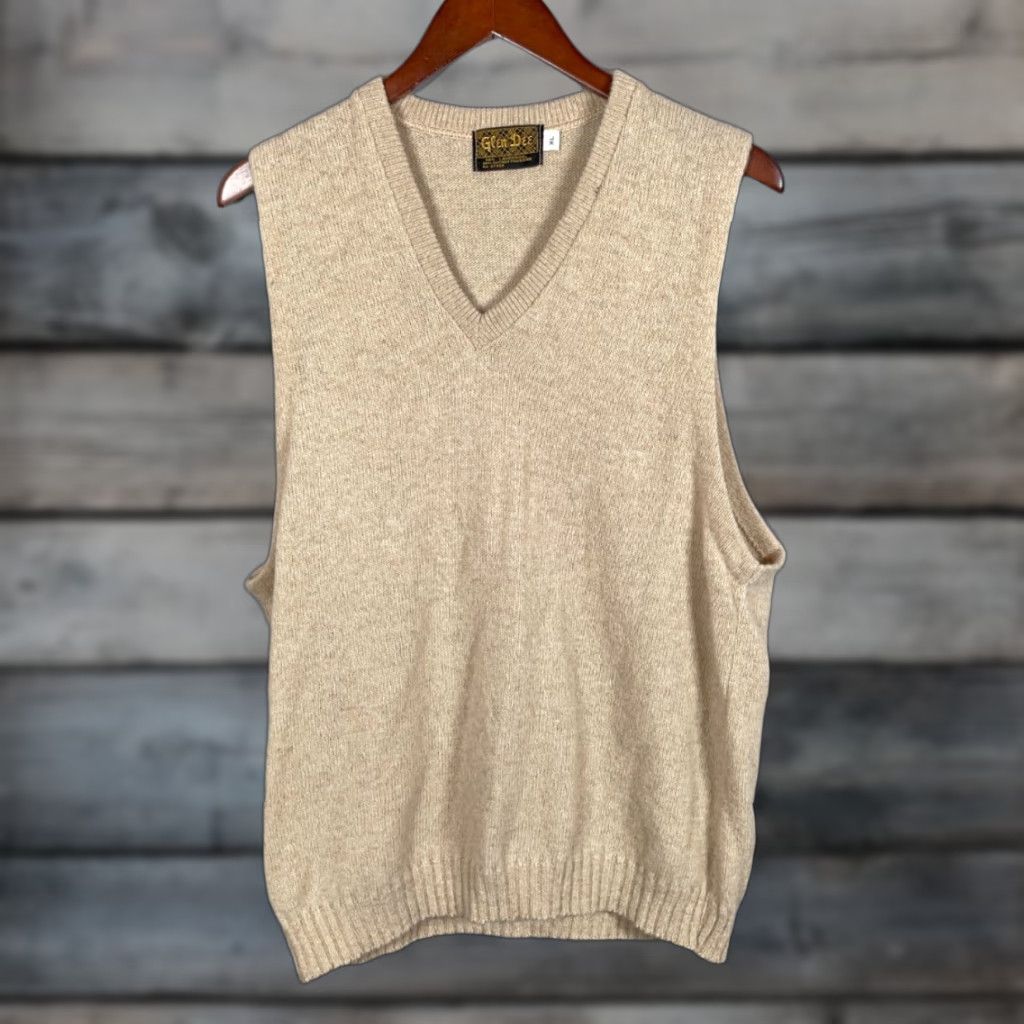 Vintage Glen Dee 80s Wool Sweater Vest Beige Lightweight Knit Medium (XL Tag) Black? Note: This seems wrong. Size US M / EU 48-50 / 2 - 1 Thumbnail
