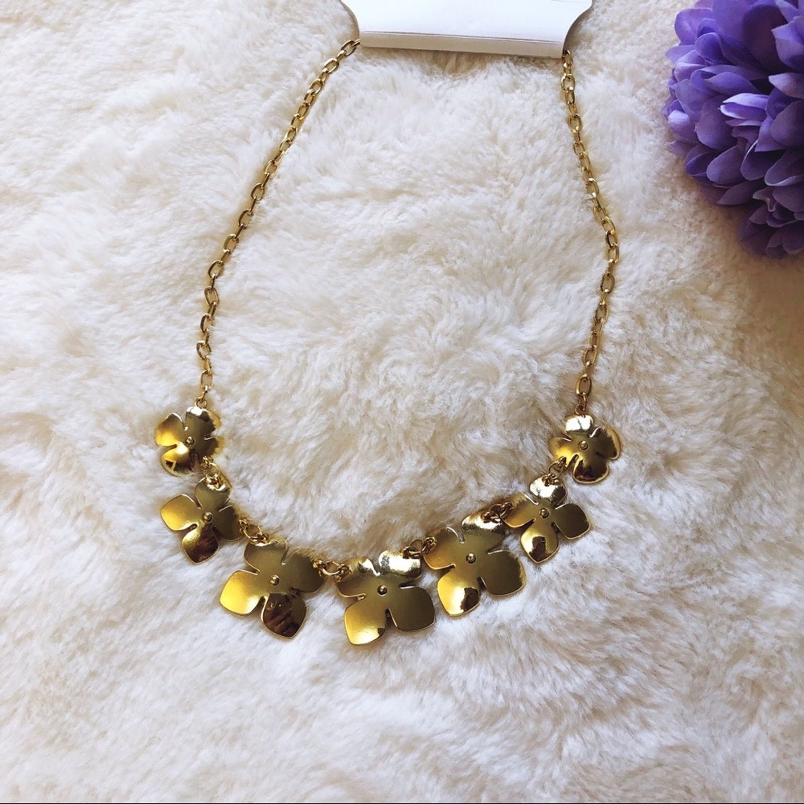 Ann Taylor Ann Taylor Pearlized Floral Statement Necklace Size ONE SIZE - 6 Thumbnail