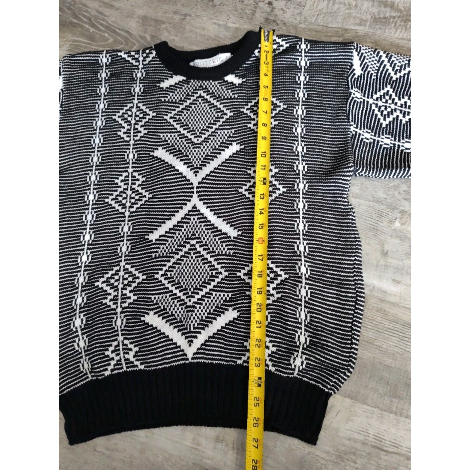 Jantzen VINTAGE Jantzen 90s Sweater Men Sz M Geometric Black White Crew Neck Knit All Seasons EUC Size US M / EU 48-50 / 2 - 5 Thumbnail